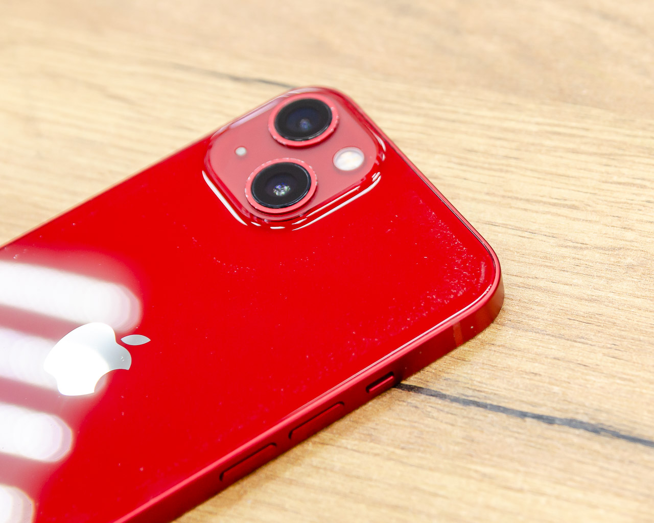 Смартфон Apple iPhone 13 128GB (красный)