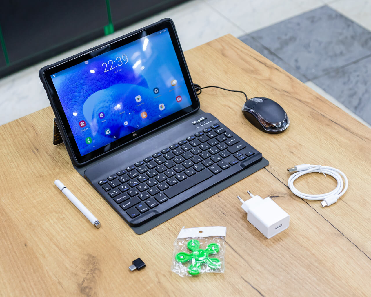 Планшет с клавиатурой Umiio S9 Pad 6GB/128GB (золотой)