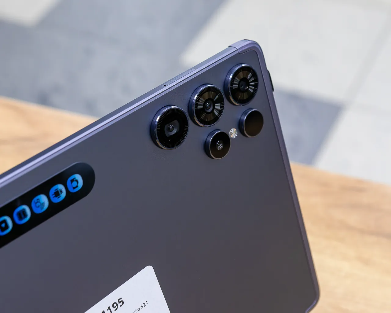 (новый.) Планшет с клавиатурой Umiio S24 Ultra 6GB/128GB (серый)