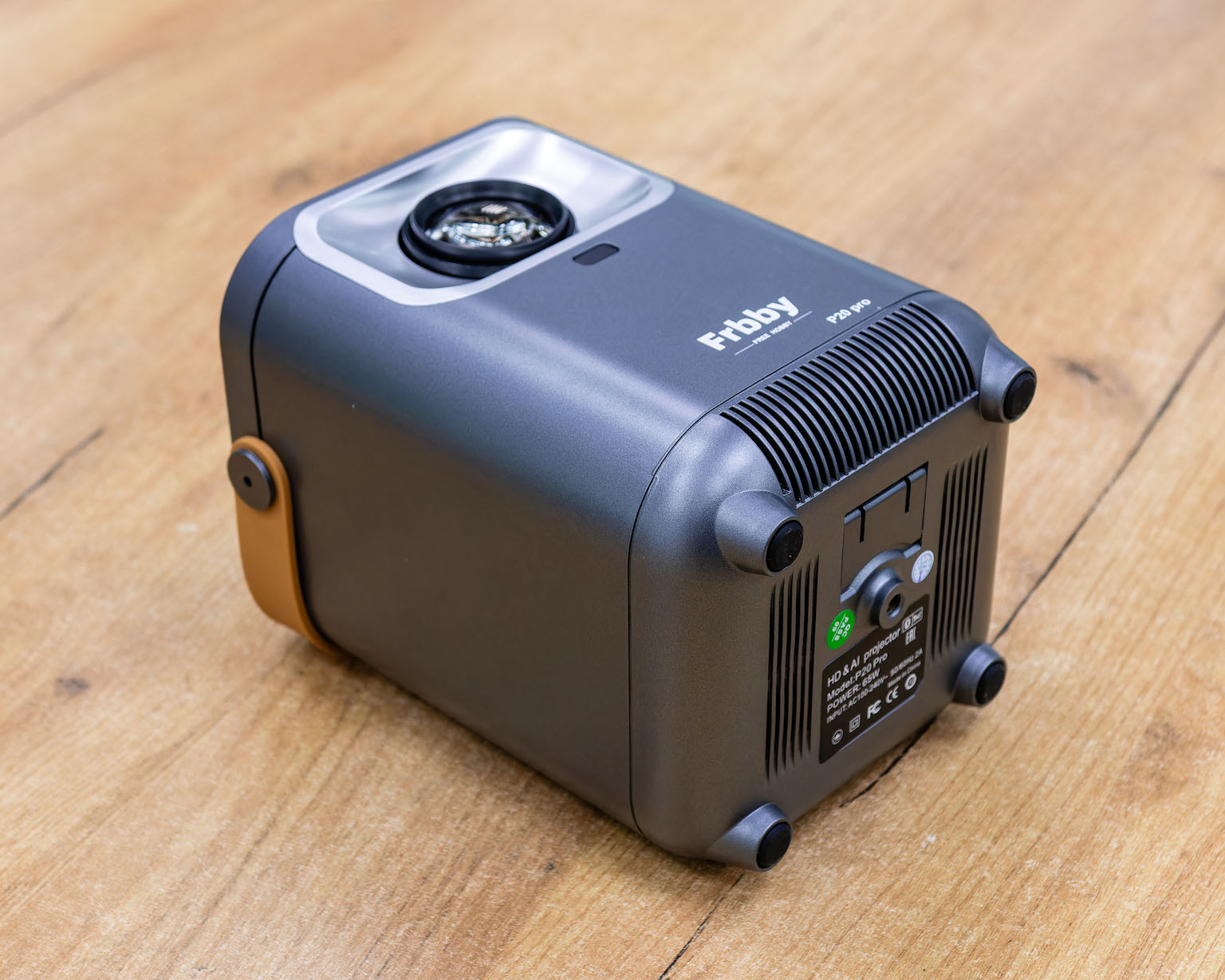 Портативный проектор Frbby P20 Pro Мини-проектор Wifi+ Bluetooth (чёрный)