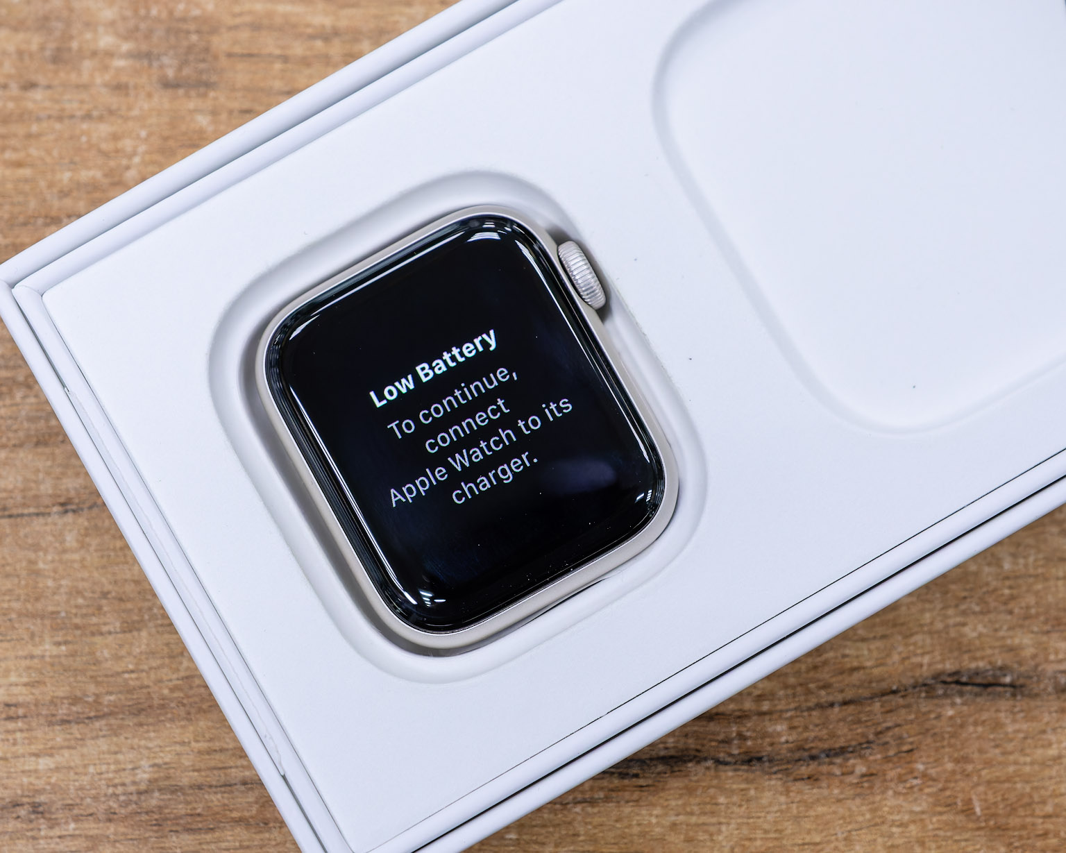 Умные часы Apple Watch SE 40 мм (2nd Gen) (серебристый)