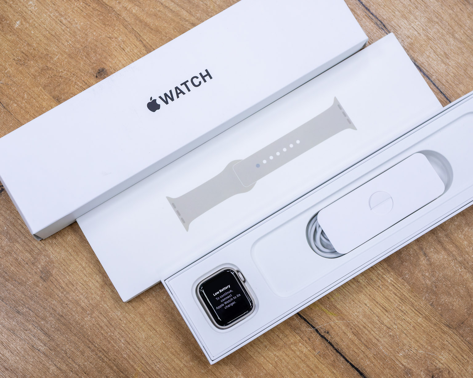 Умные часы Apple Watch SE 40 мм (2nd Gen) (серебристый)