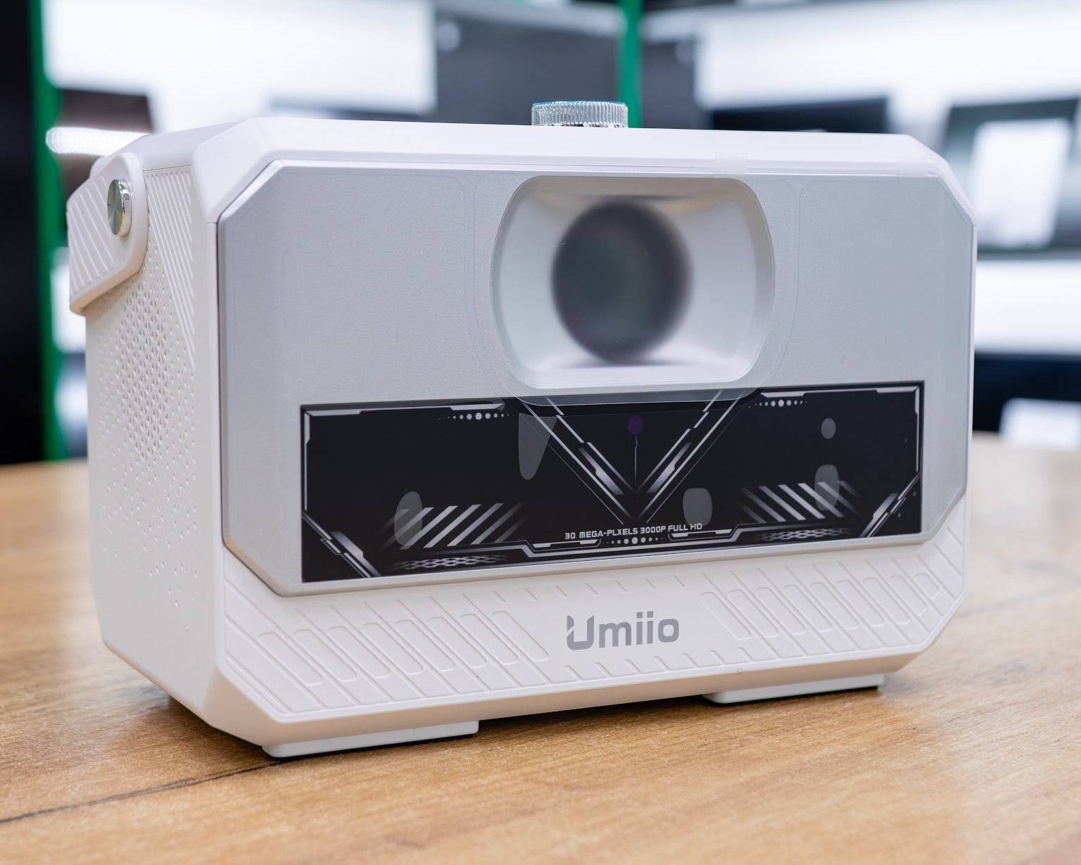 Портативный проектор Umiio Q6 Max HDMI, Wi-Fi, Bluetoth (белый) + 2 микрофона