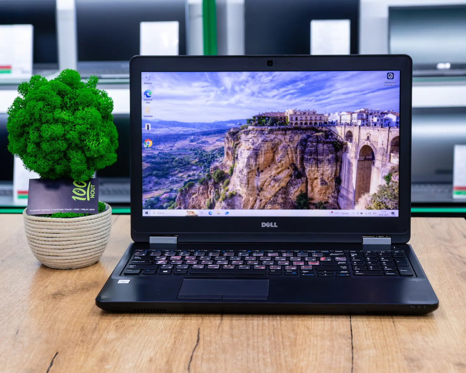 Ноутбук Dell Latitude 15 E5570 (FHD IPS/i7-6gen/8GB/SSD 2G56B)