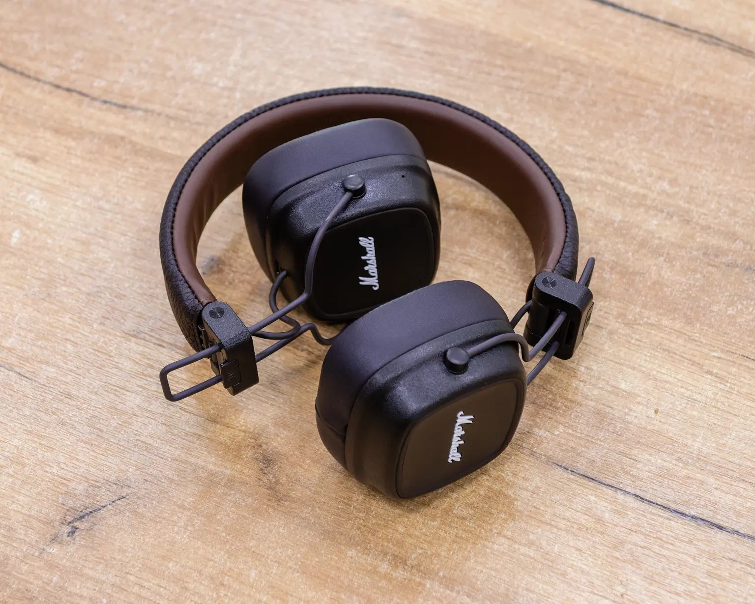 (новый.) Наушники Marshall Major IV (коричневый)