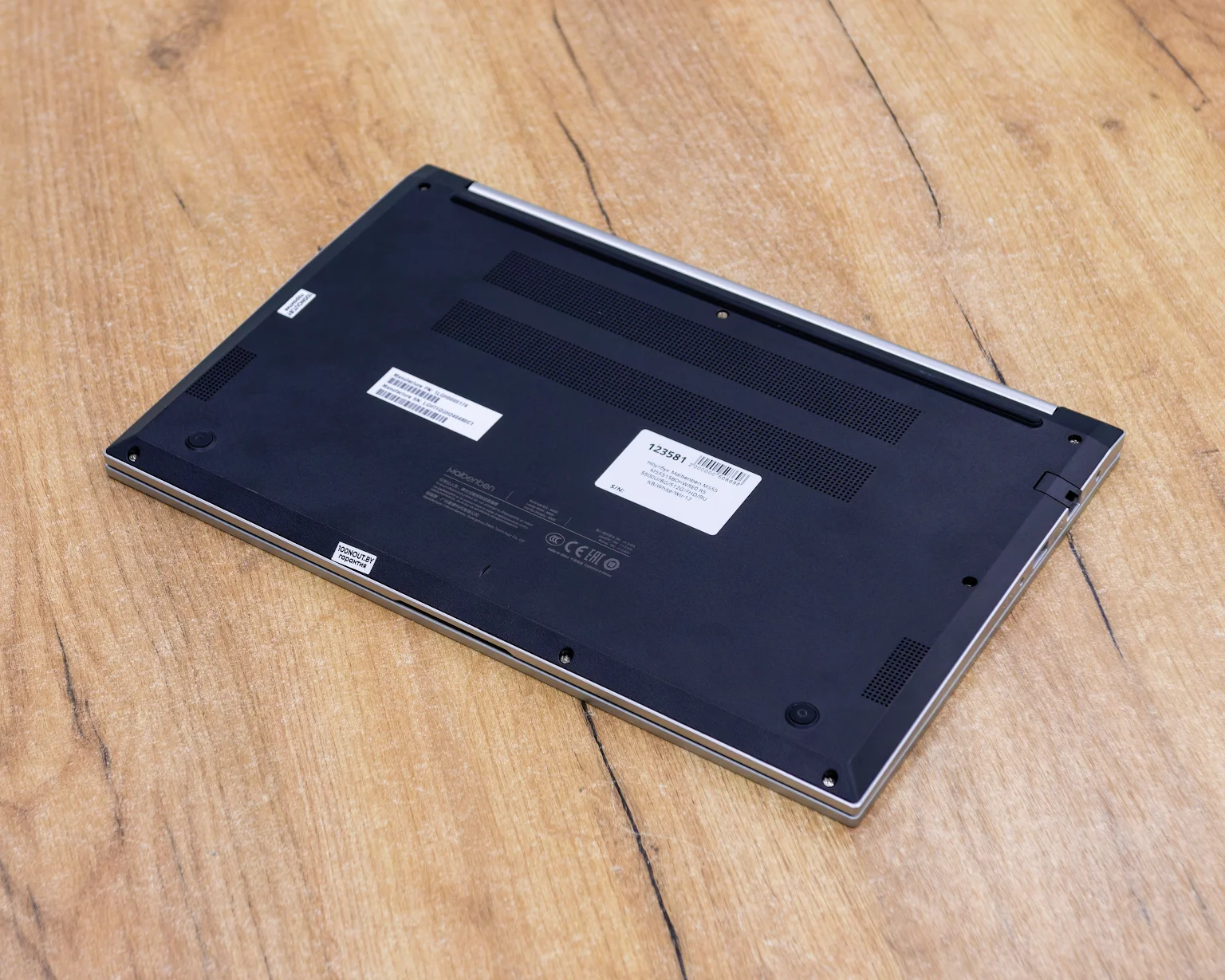 Ноутбук Maibenben M555 M5551SB0HWRE0 (FHD IPS/Ryzen 5 5500U/8GB/SSD 512GB)