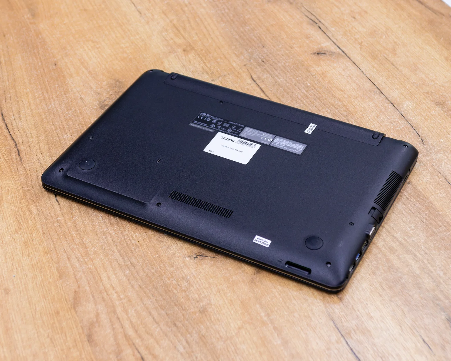 Ноутбук ASUS X541NC (HD/Pentium N4200/GeForce 810M 2GB/8GB/SSD 256GB)