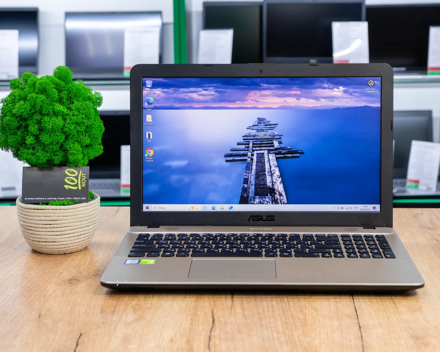 Ноутбук Asus F451UV (HD/i3-6gen/GeForce 920MX 2GB/8GB/SSD 256GB)