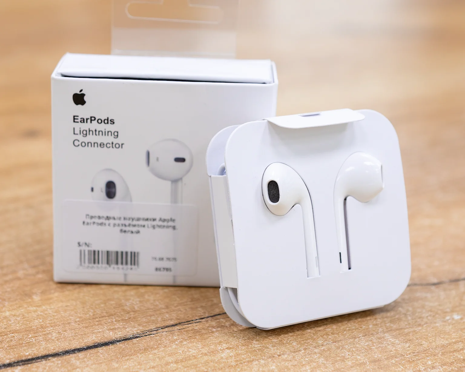 Проводные наушники Apple EarPods с разъёмом Lightning, белый
