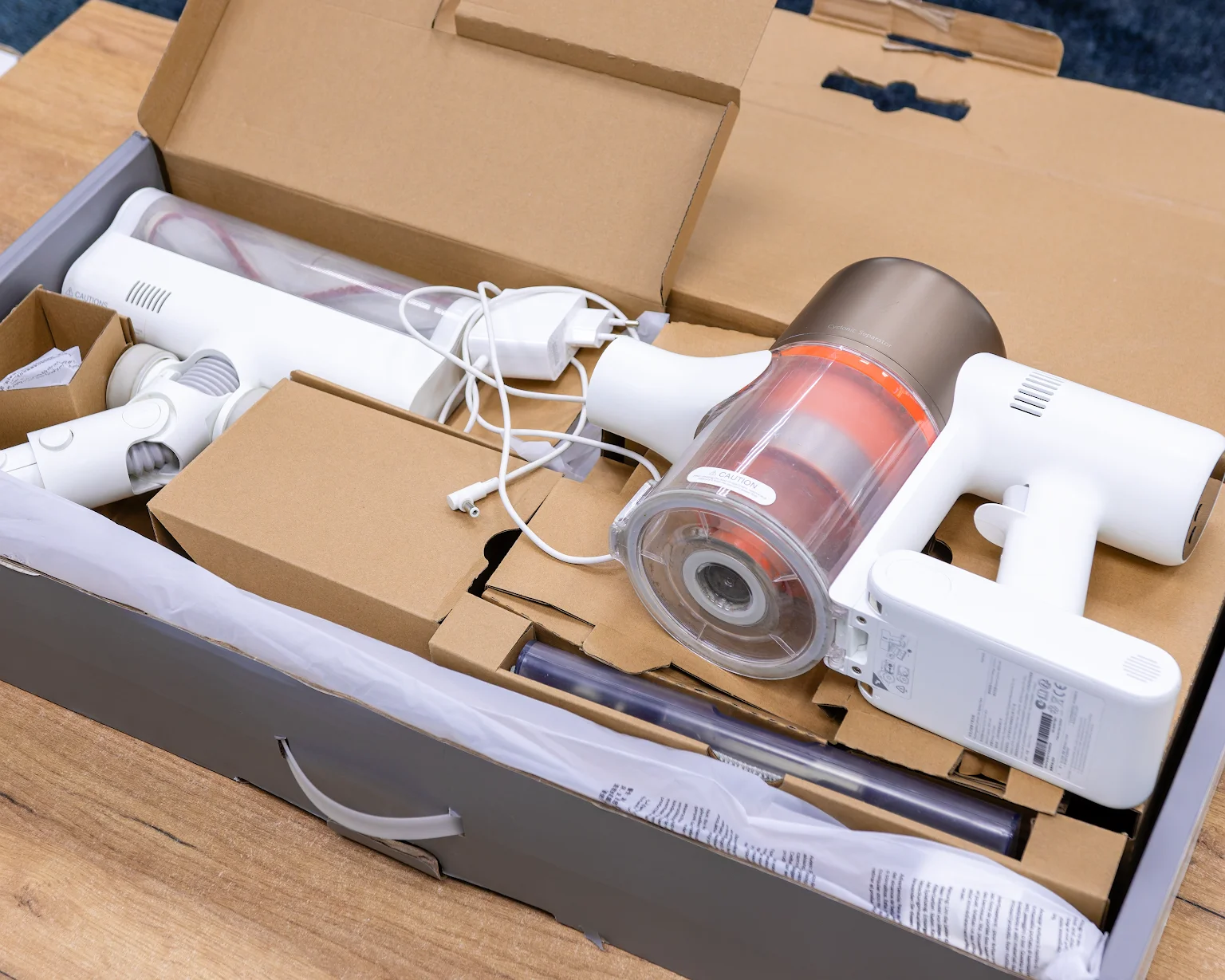 Вертикальный ручной пылесос Xiaomi Vacuum Cleaner G10 Plus B207 / BHR6179EU