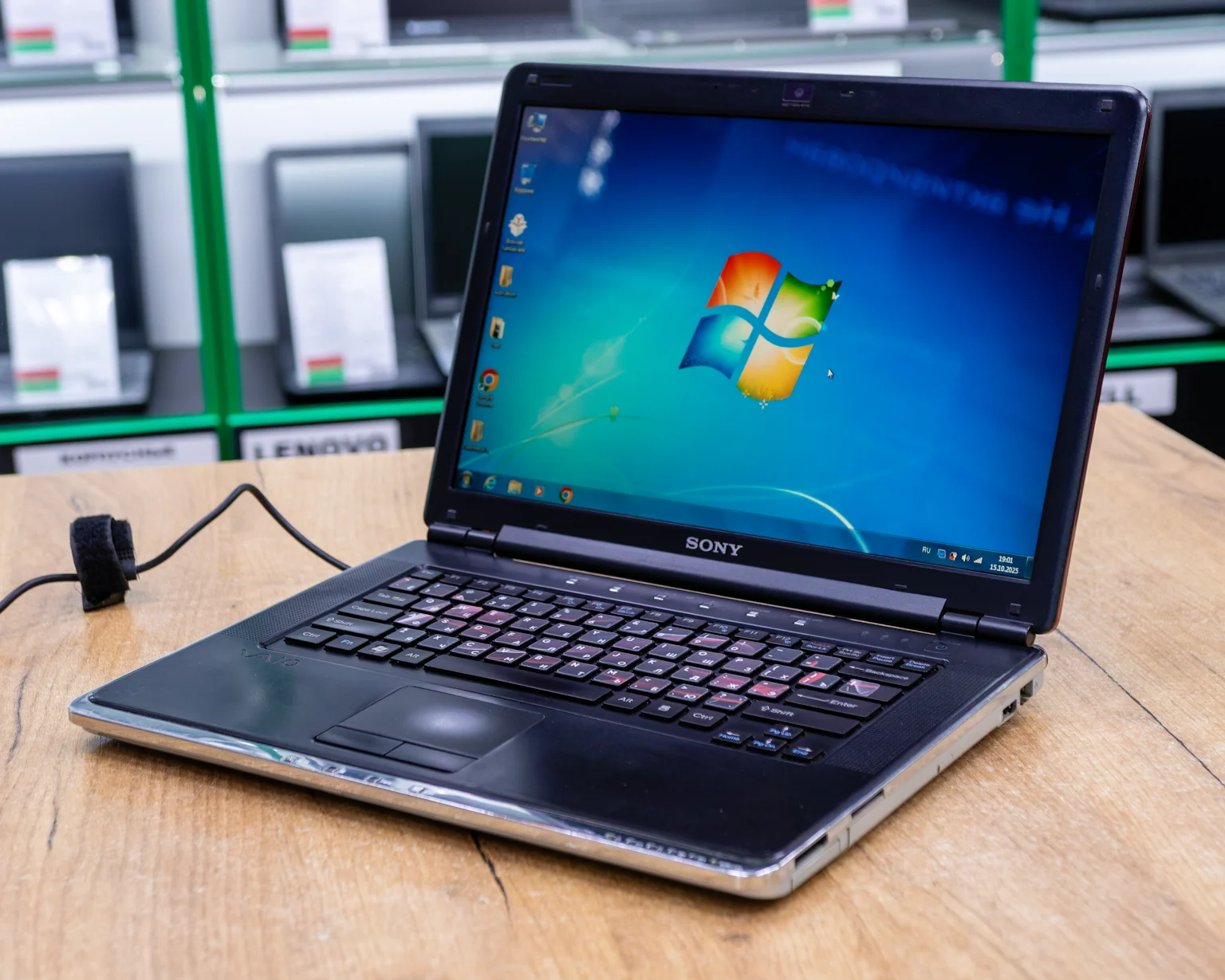 Ноутбук Sony Vaio PSG-5J1L (HD/Core 2 Duo T7500/2GB/HDD 320GB)