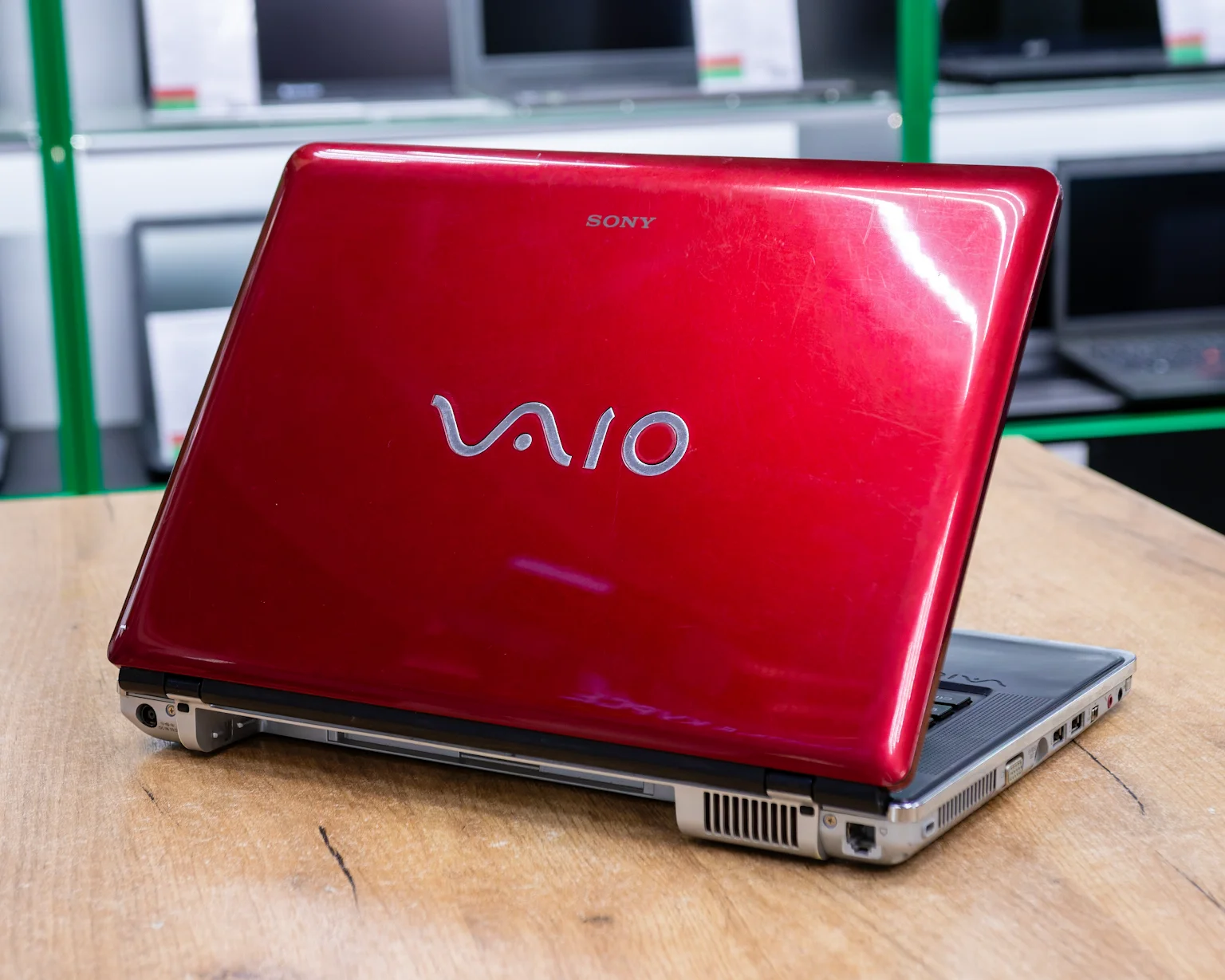 Ноутбук Sony Vaio PSG-5J1L (HD/Core 2 Duo T7500/2GB/HDD 320GB)