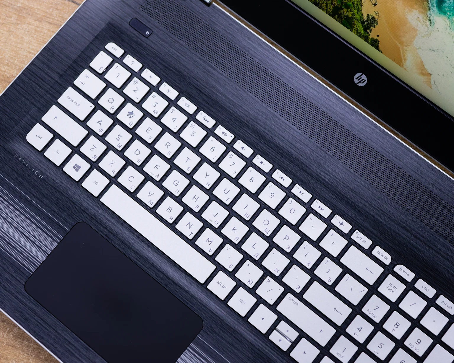 Игровой ноутбук HP Pavilion 17-ab (Full HD/i7-7gen/GTX 1050 4GB/16GB/SSD+HDD 128+1000GB)