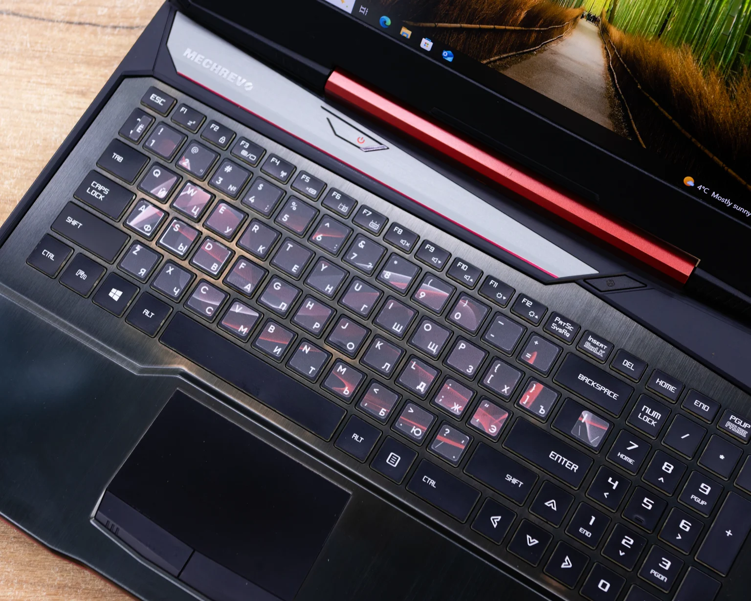 Игровой ноутбук Mechrevo MR X7Ti-M (Full HD/i7-6gen/GTX 1060 3GB/16GB/SSD+HDD 128+1000GB)