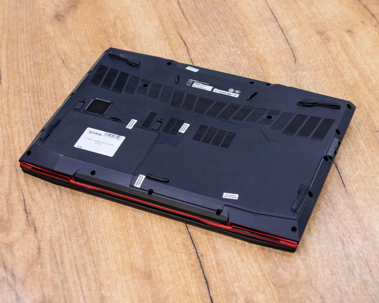 Игровой ноутбук Mechrevo MR X7Ti-M (Full HD/i7-6gen/GTX 1060 3GB/16GB/SSD+HDD 128+1000GB)