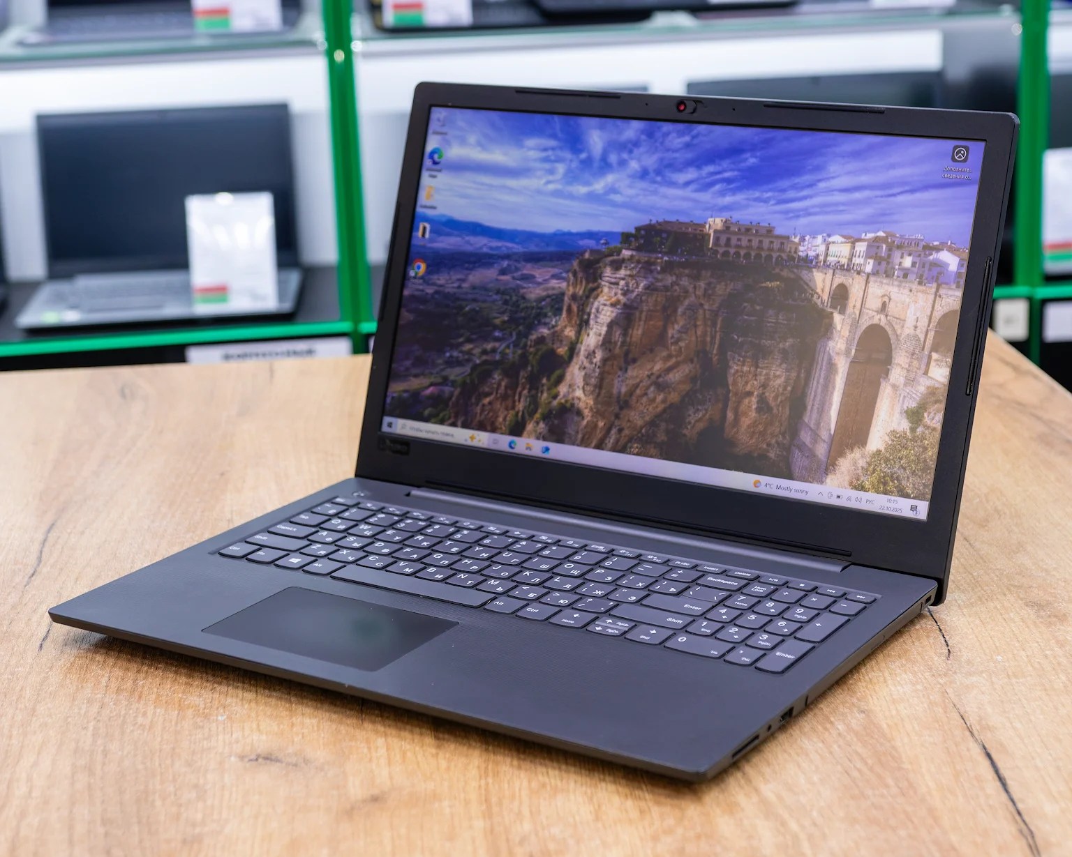 Ноутбук Lenovo V130-15IKB (FHD/Pentium 4417U/8GB/SSD 240GB)