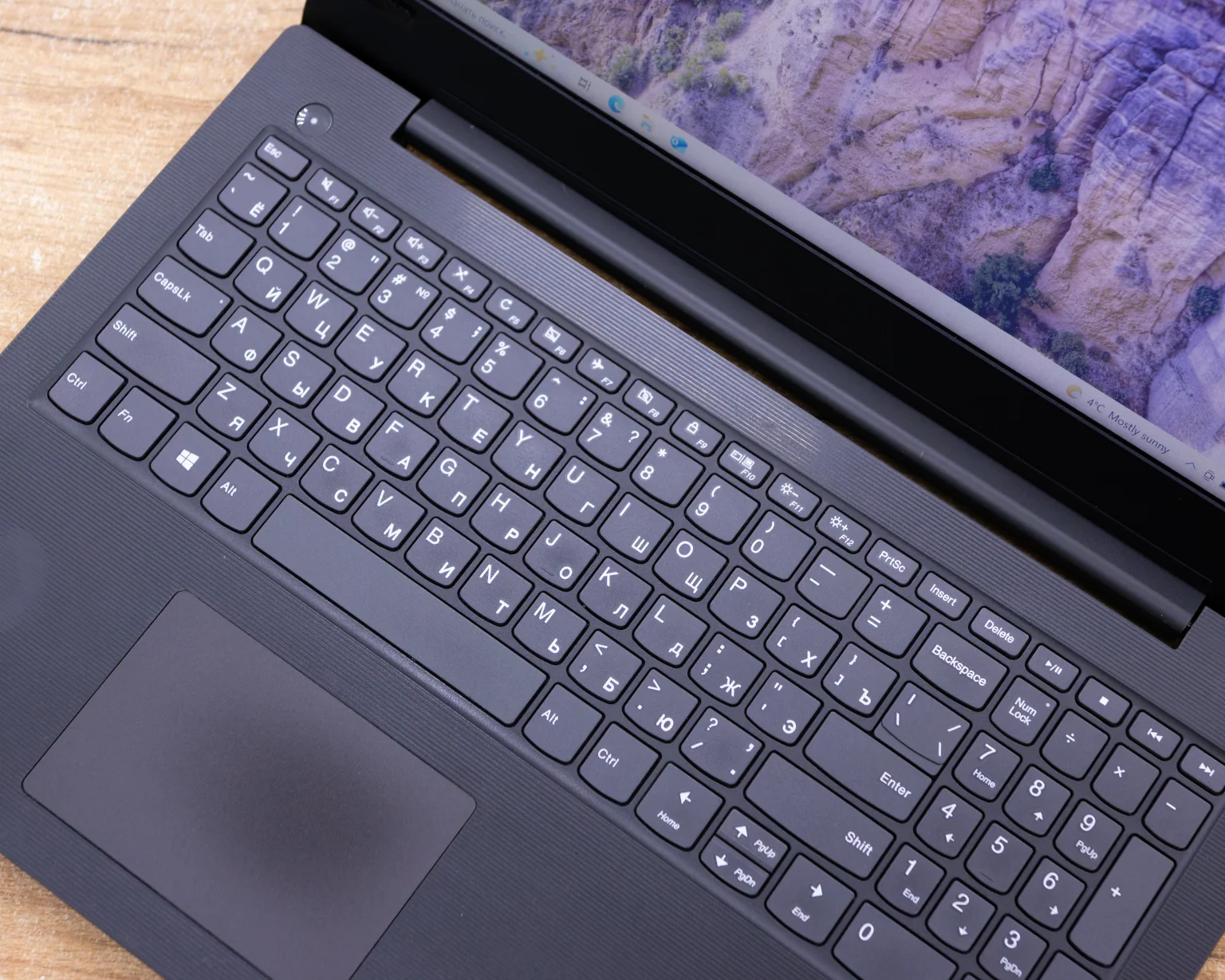 Ноутбук Lenovo V130-15IKB (FHD/Pentium 4417U/8GB/SSD 240GB)