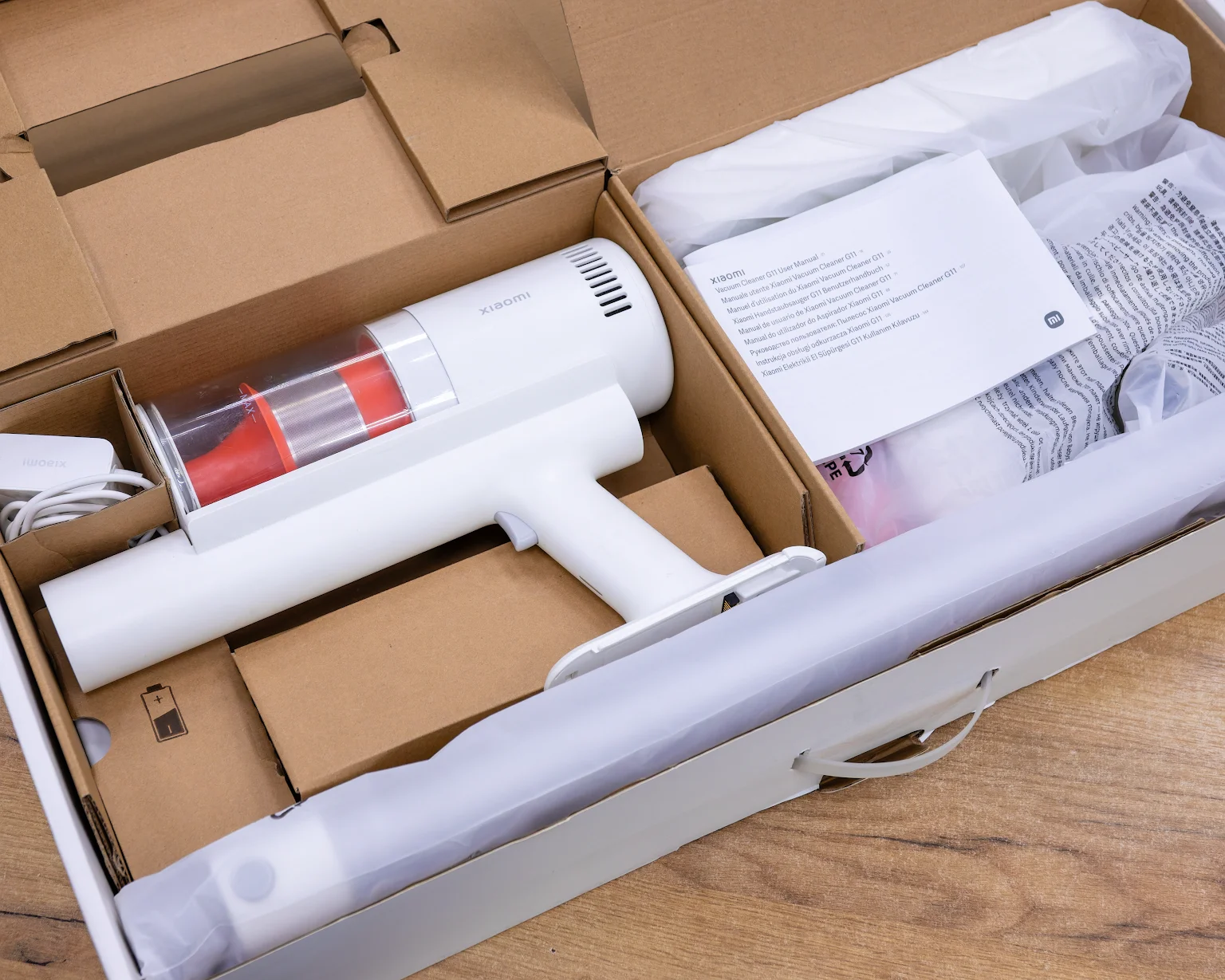 Вертикальный ручной пылесос Xiaomi Vacuum Cleaner G11 (международная версия)