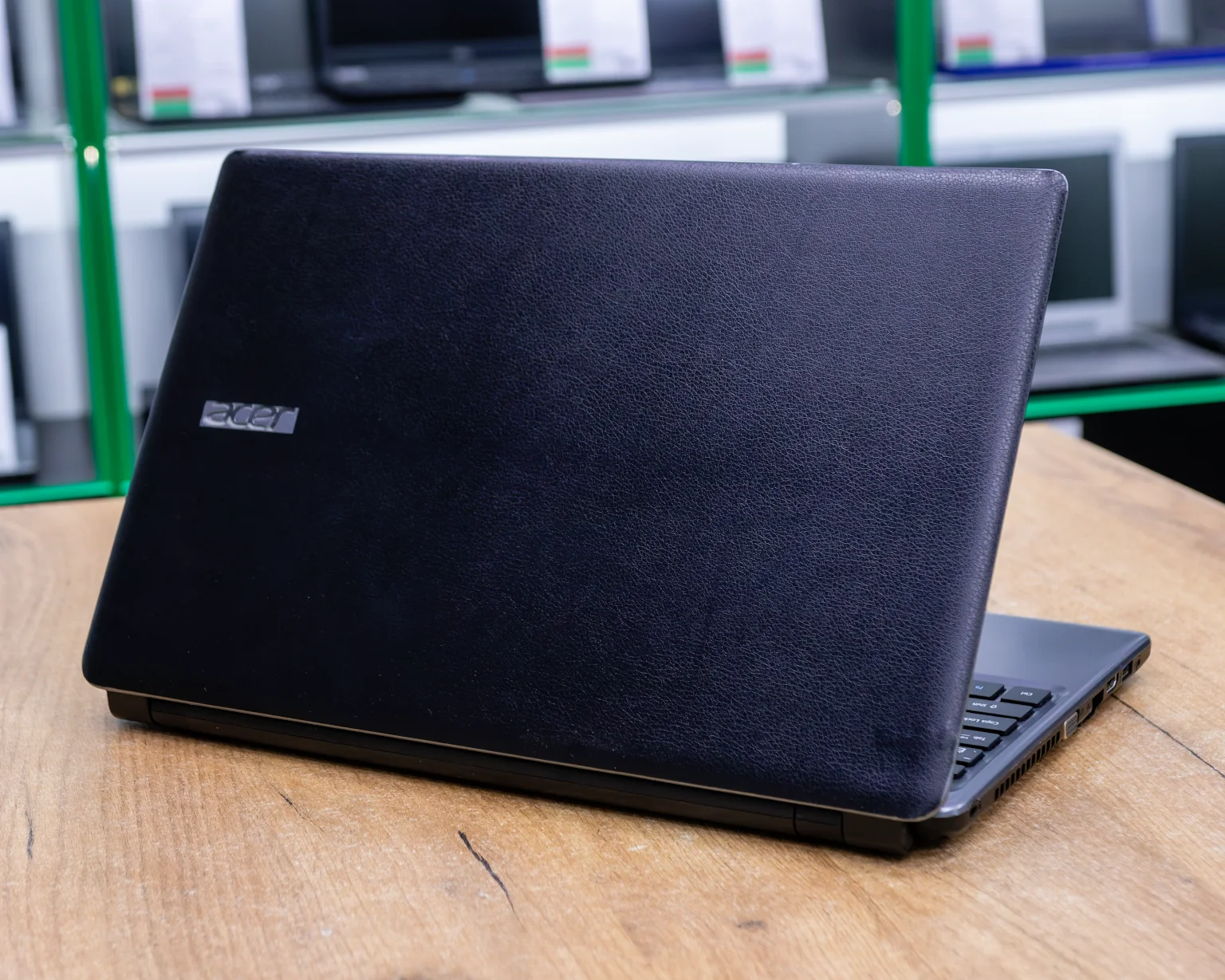 Ноутбук Acer Aspire E1-532 (HD/Celeron 2955U/4GB/SSD 120GB)