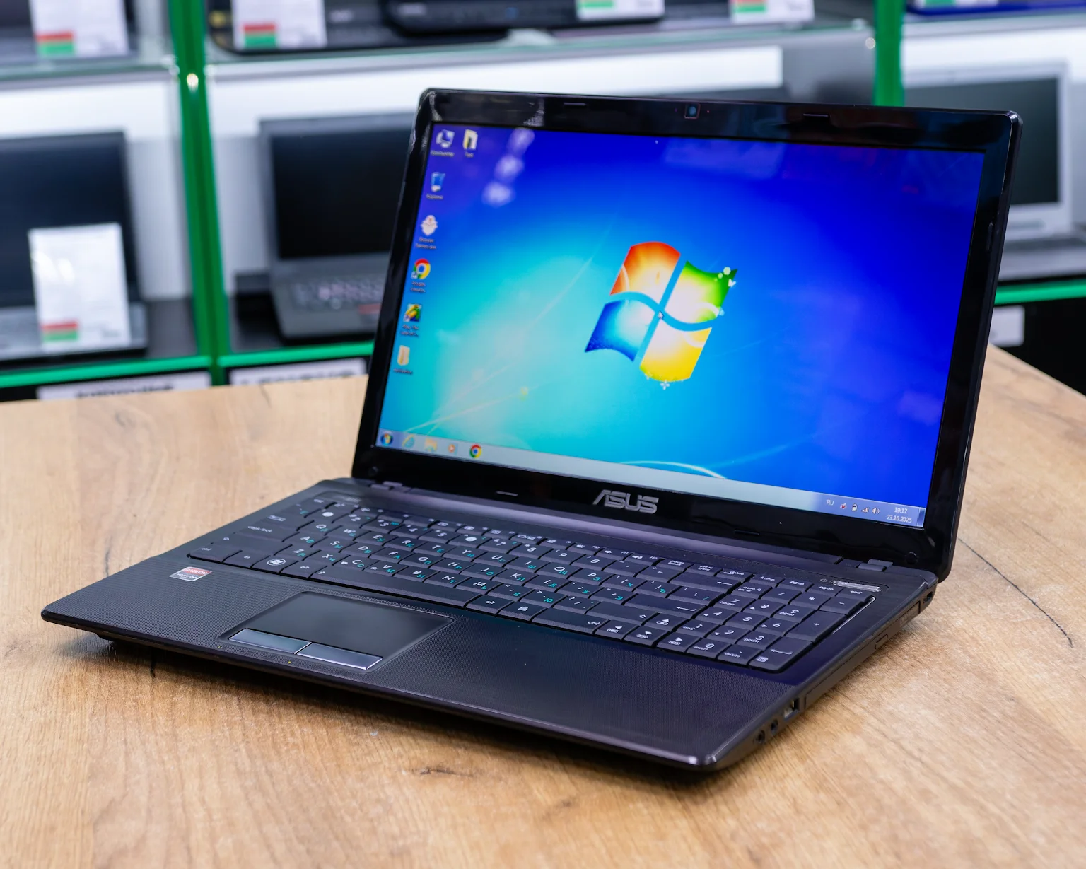 Ноутбук Asus X53B (HD/AMD E-450/Radeon HD 6470M 1GB/4GB/HDD 500GB)