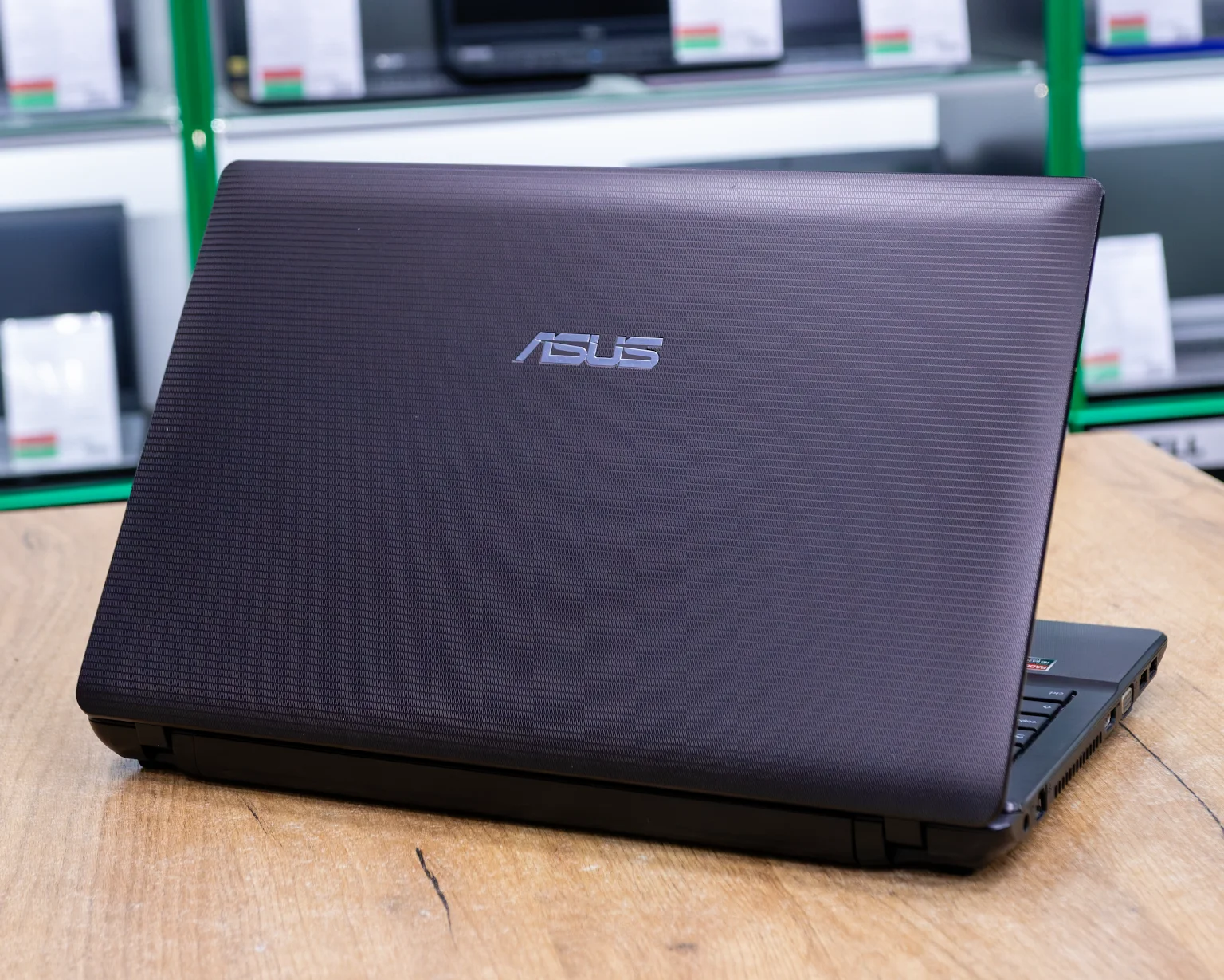 Ноутбук Asus X53B (HD/AMD E-450/Radeon HD 6470M 1GB/4GB/HDD 500GB)