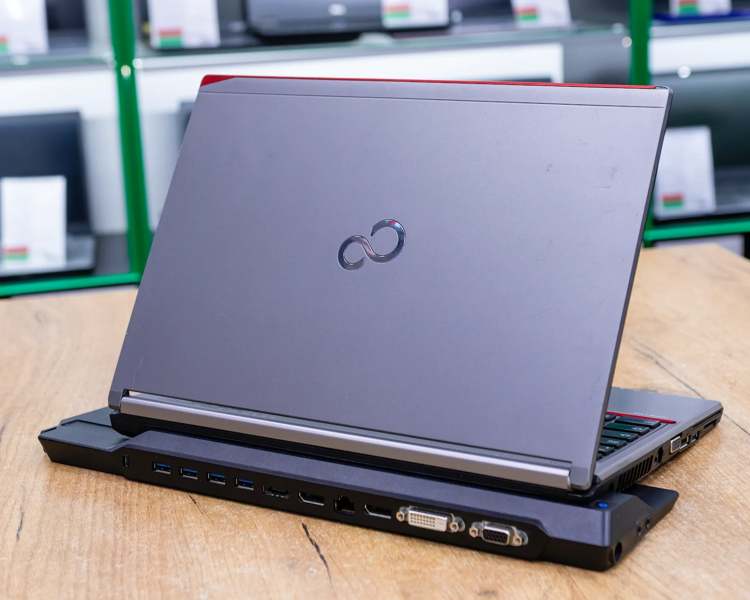 Ноутбук Fujitsu LIFEBOOK E733 (HD/i7-3gen/8GB/SSD 256GB)