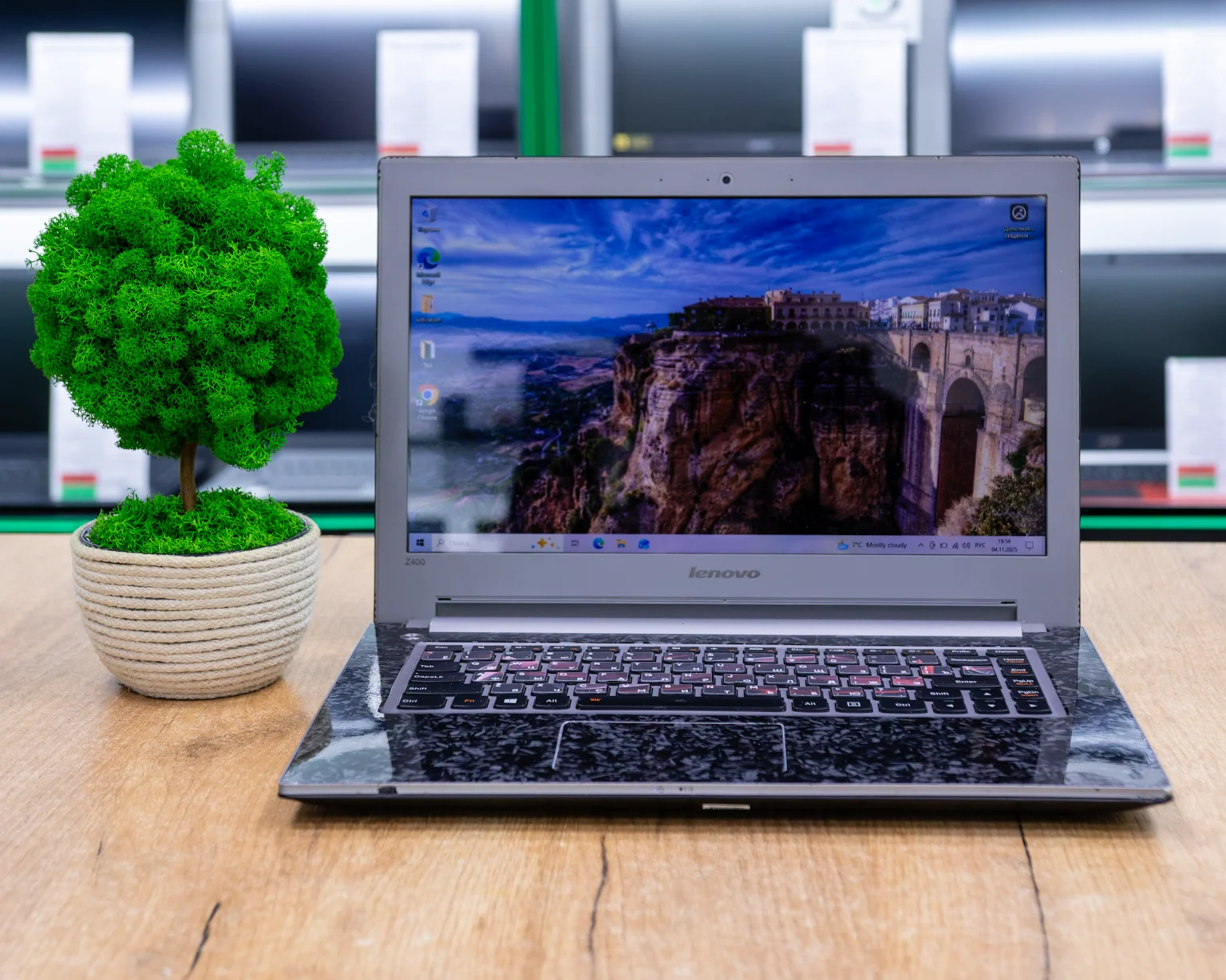 Ноутбук Lenovo IdeaPad Z400 (HD/i5-3gen/GT 645M 2GB/8GB/SSD 256GB)