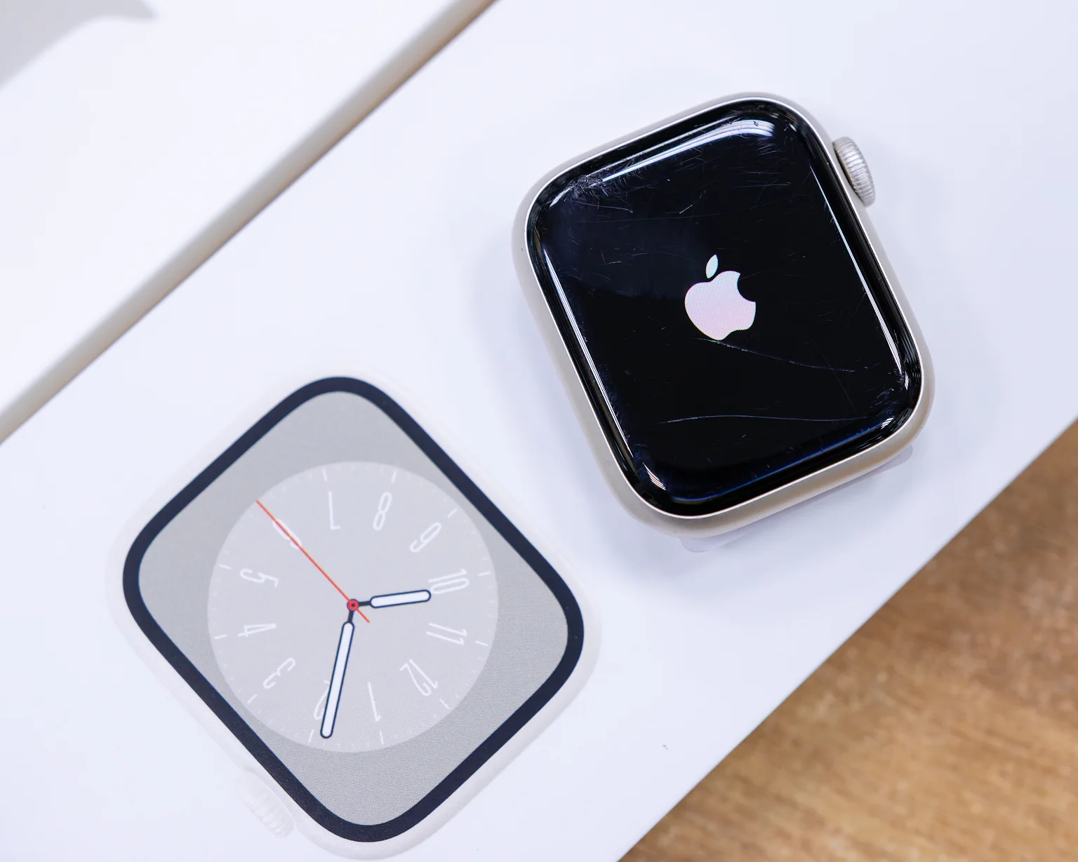 Умные часы Apple Watch Series 8 41 мм (алюминиевый корпус, звездный свет/звездный свет, спортивный силиконовый ремешок S/M)