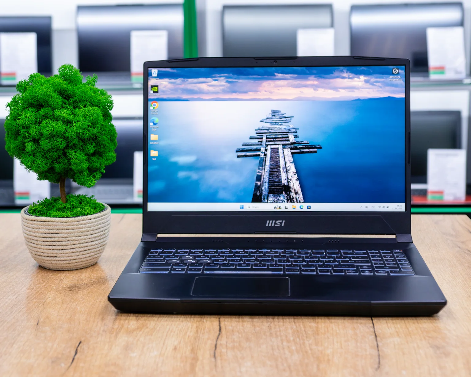 Игровой ноутбук MSI Bravo 15 C7CF (144Hz/Ryzen 5 7535HS/RTX 4060 8GB/16GB/SSD 512GB)