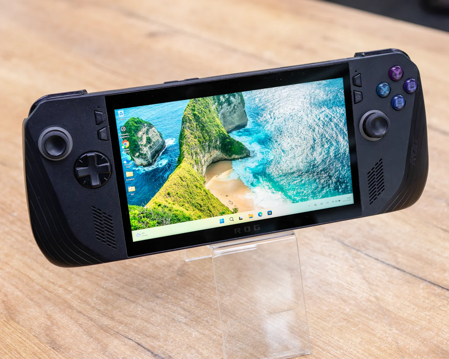 Игровая приставка ASUS ROG Ally X (120Hz/Ryzen Z1 Extreme/Radeon 780M/24GB/SSD 2TB)