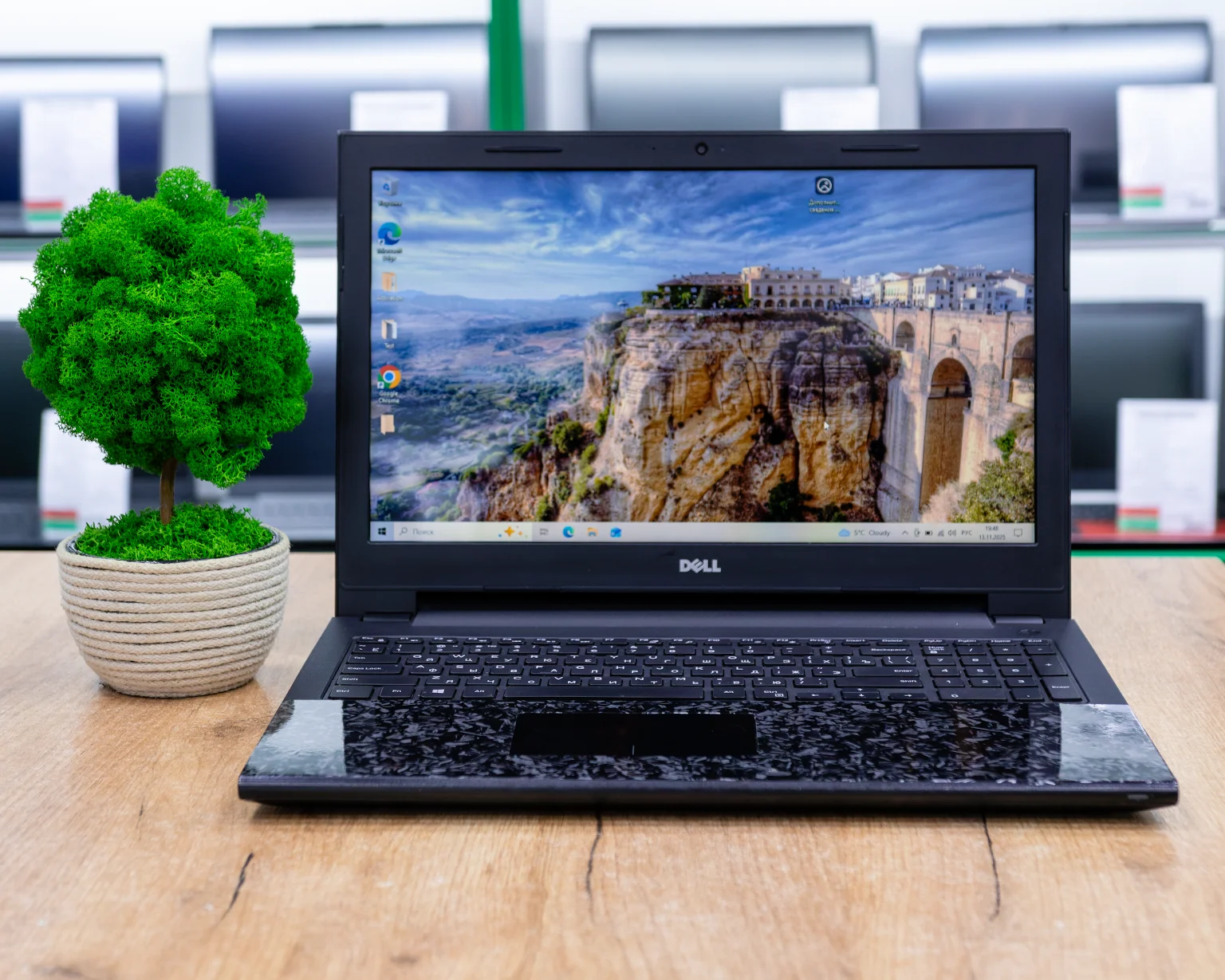 Ноутбук Dell Inspiron 3542 (HD/i3-4gen/GT 820M 2GB/4GB/SSD 240GB)