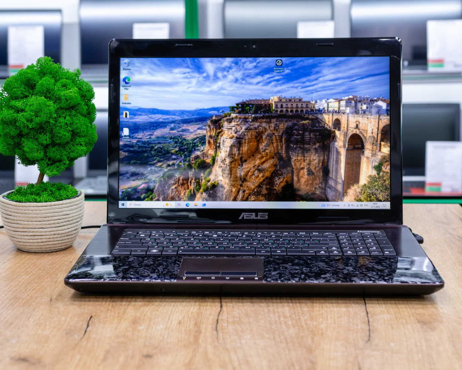 Ноутбук Asus K73SV (HD+/i5-2gen/GT 540M 1GB/8GB/SSD 128GB)