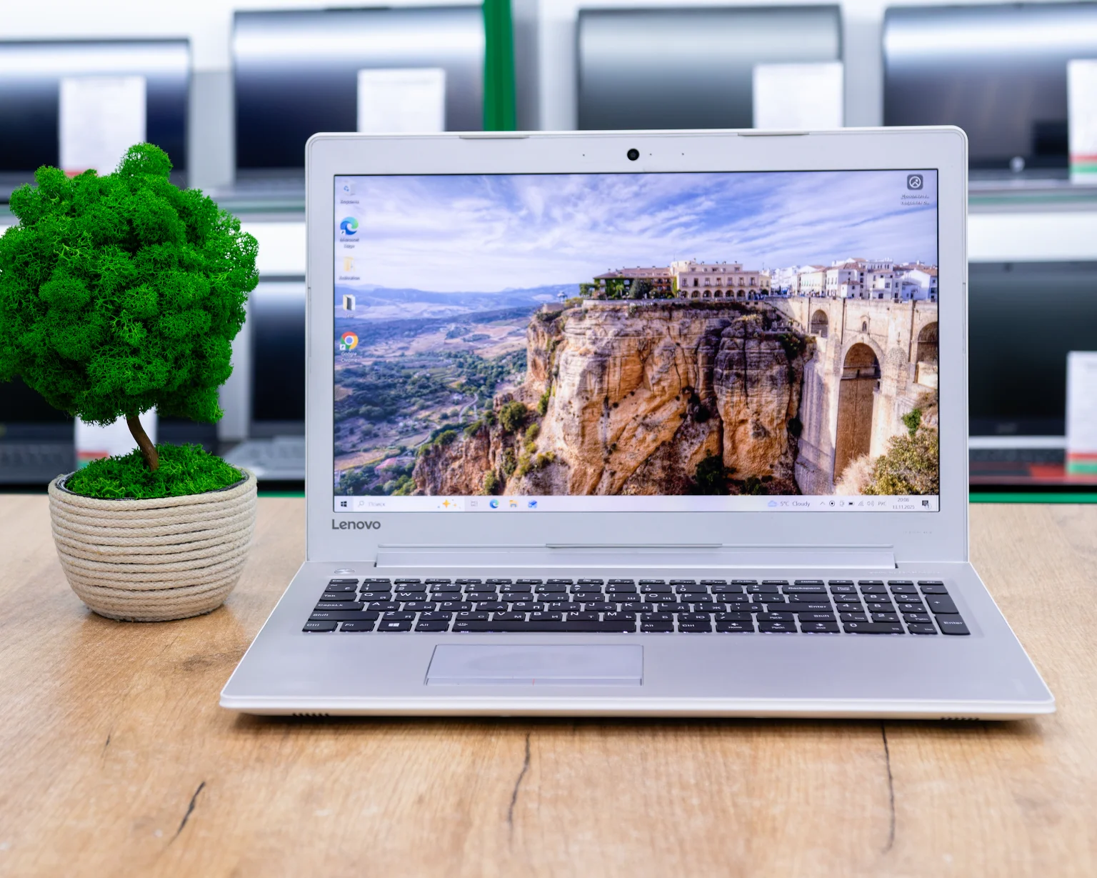 Ноутбук Lenovo IdeaPad 510-15ISK (FHD IPS/i5-6gen/GeForce 940MX 2GB/8GB/SSD 256GB)