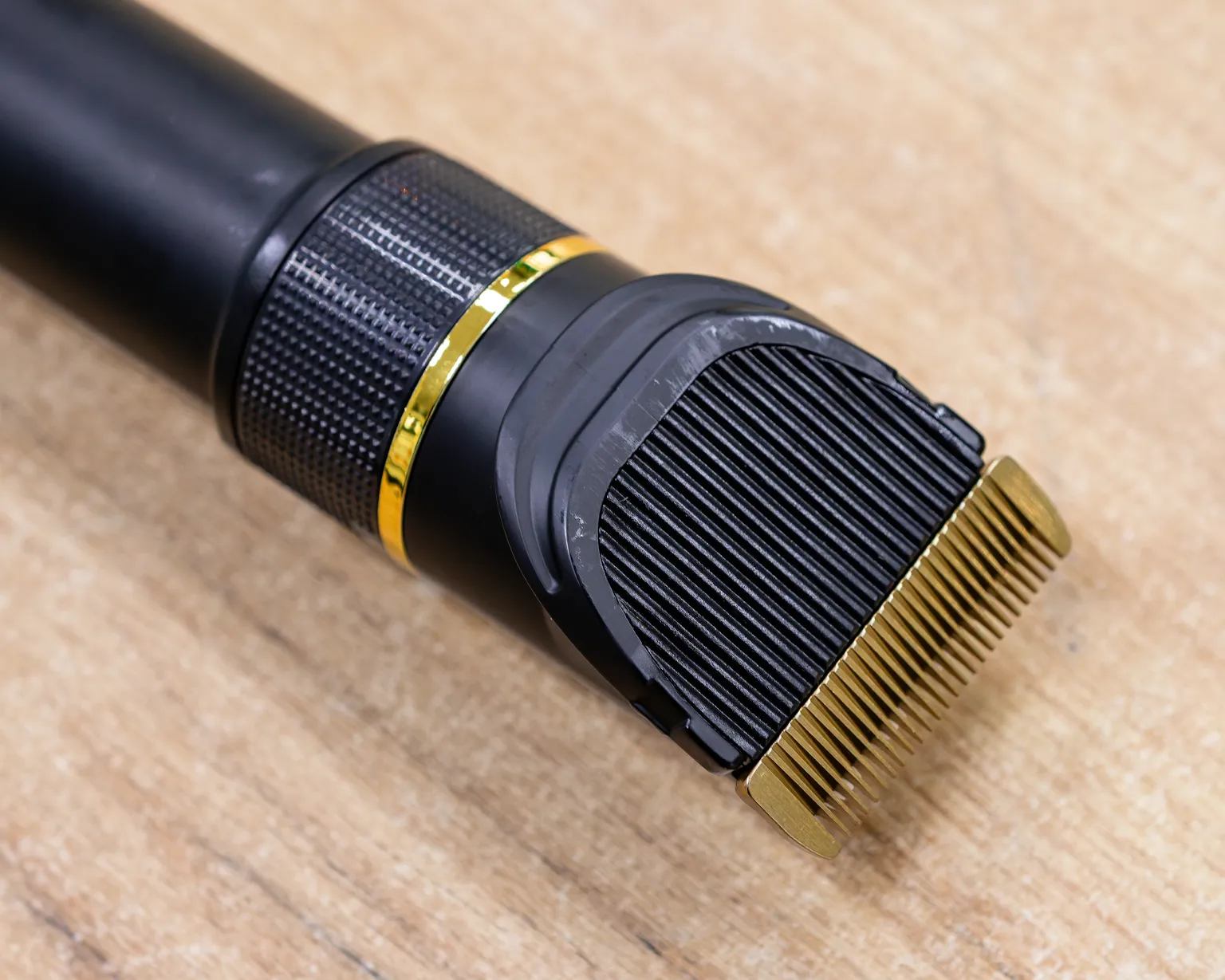 Машинка для стрижки волос и бороды VGR V-234, роторная