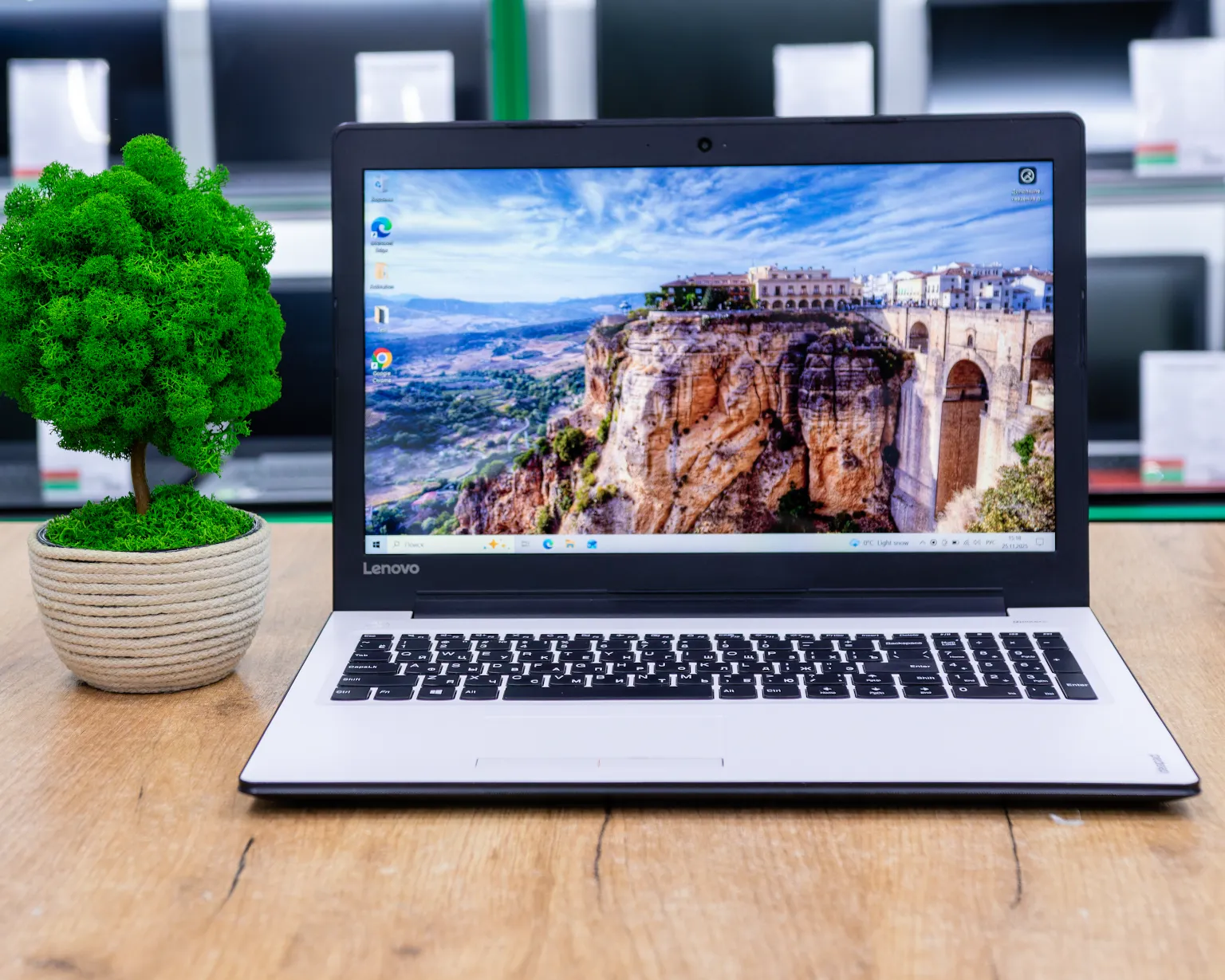 Ноутбук Lenovo IdeaPad 310-15ISK (FHD/i3-6gen/GeForce 920MX 2GB/8GB/SSD 256GB)