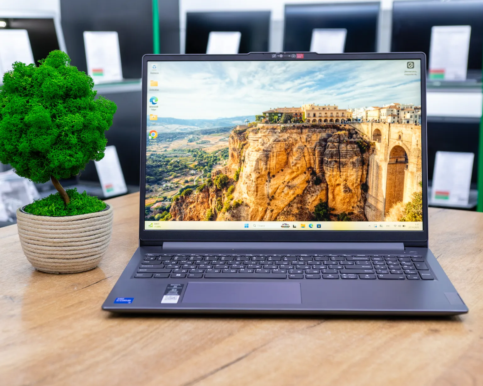 Ноутбук Lenovo IdeaPad Slim 3 16IAH8 (FHD IPS/i5-12gen/16GB/SSD 512GB)