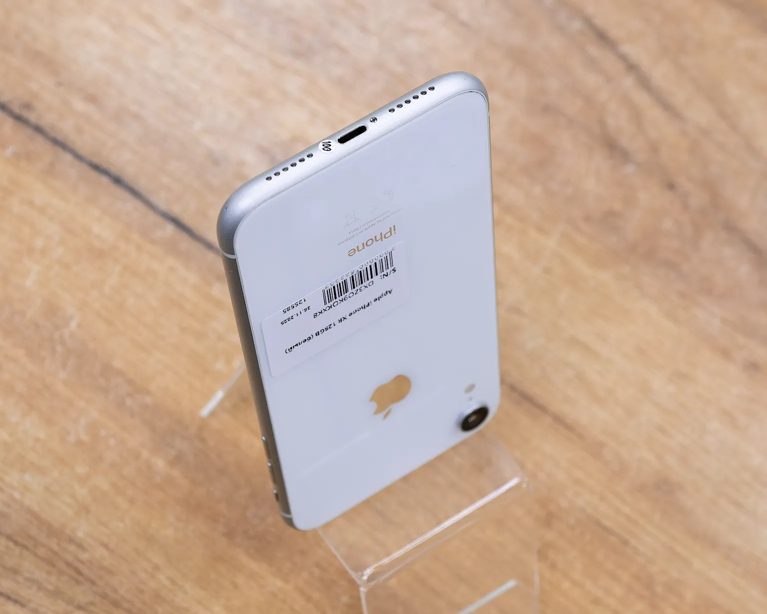 Apple iPhone XR 128GB (белый)