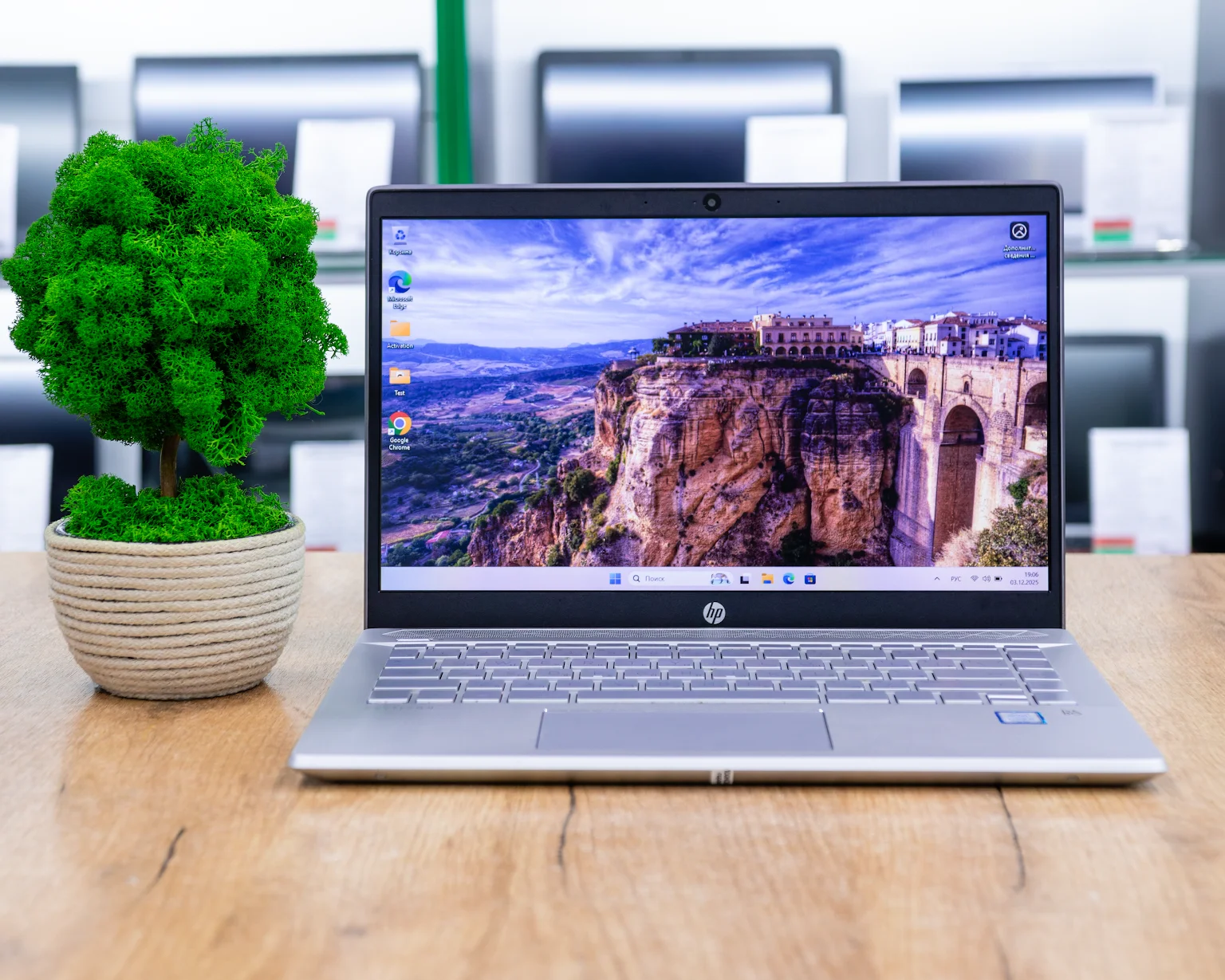 Ноутбук HP Pavilion 14-ce (HD/i5-8gen/8GB/SSD 256GB)