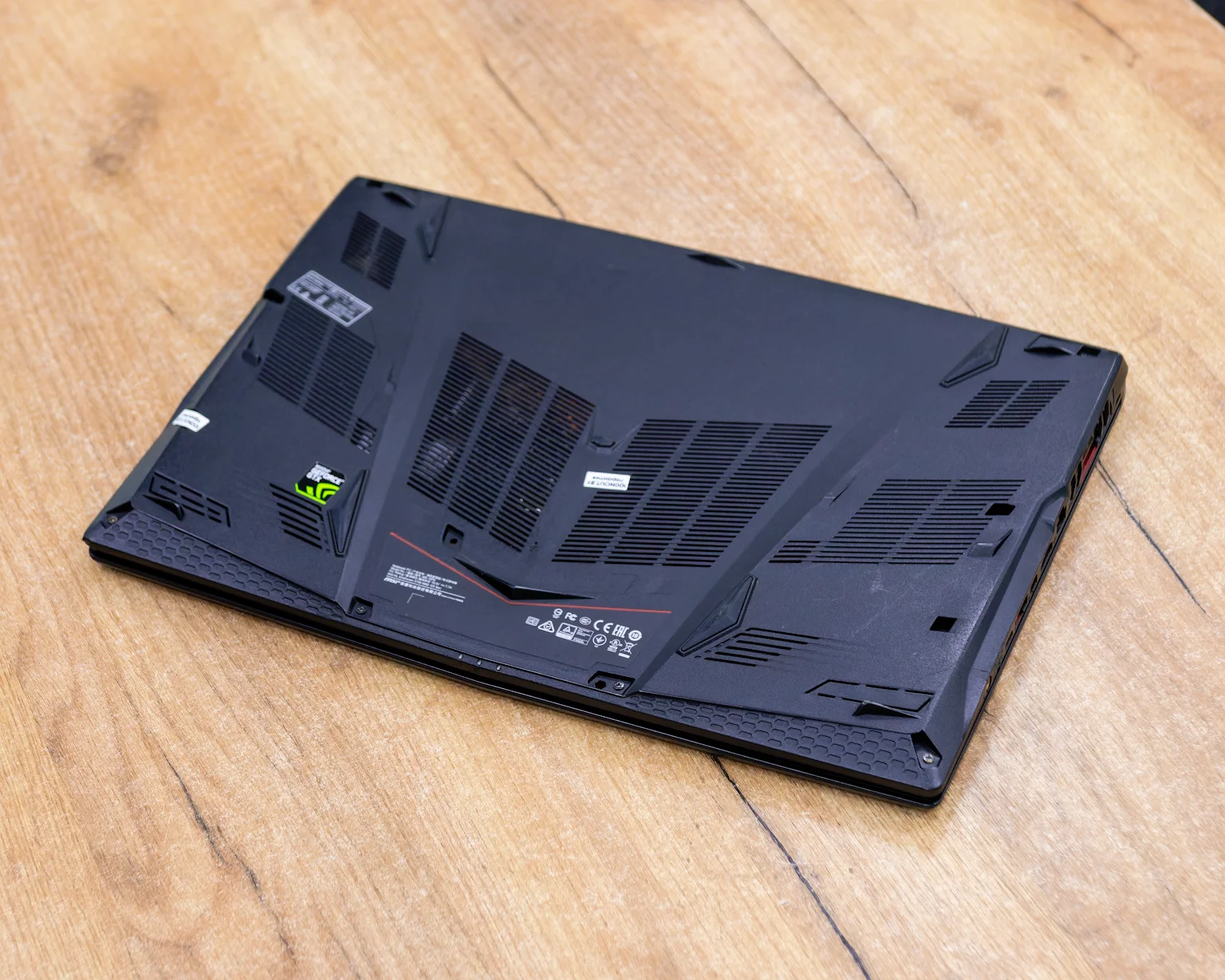 Игровой ноутбук MSI Thin 15 MS-16P6 (Full HD/i5-8gen/GTX 1050 Ti 4GB/16GB/SSD+HDD 128+1000GB)