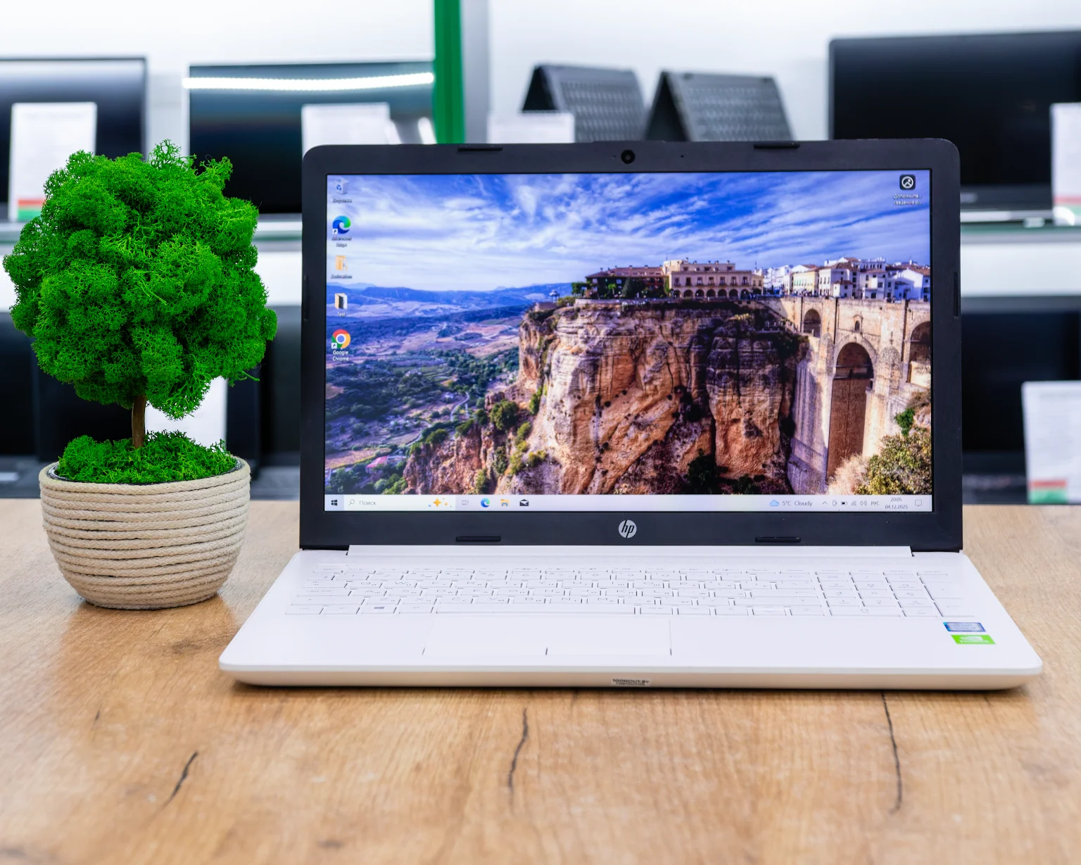 Ноутбук HP 15-da (FHD/i5-8gen/Geforce MX110 2GB/8GB/SSD 256GB)