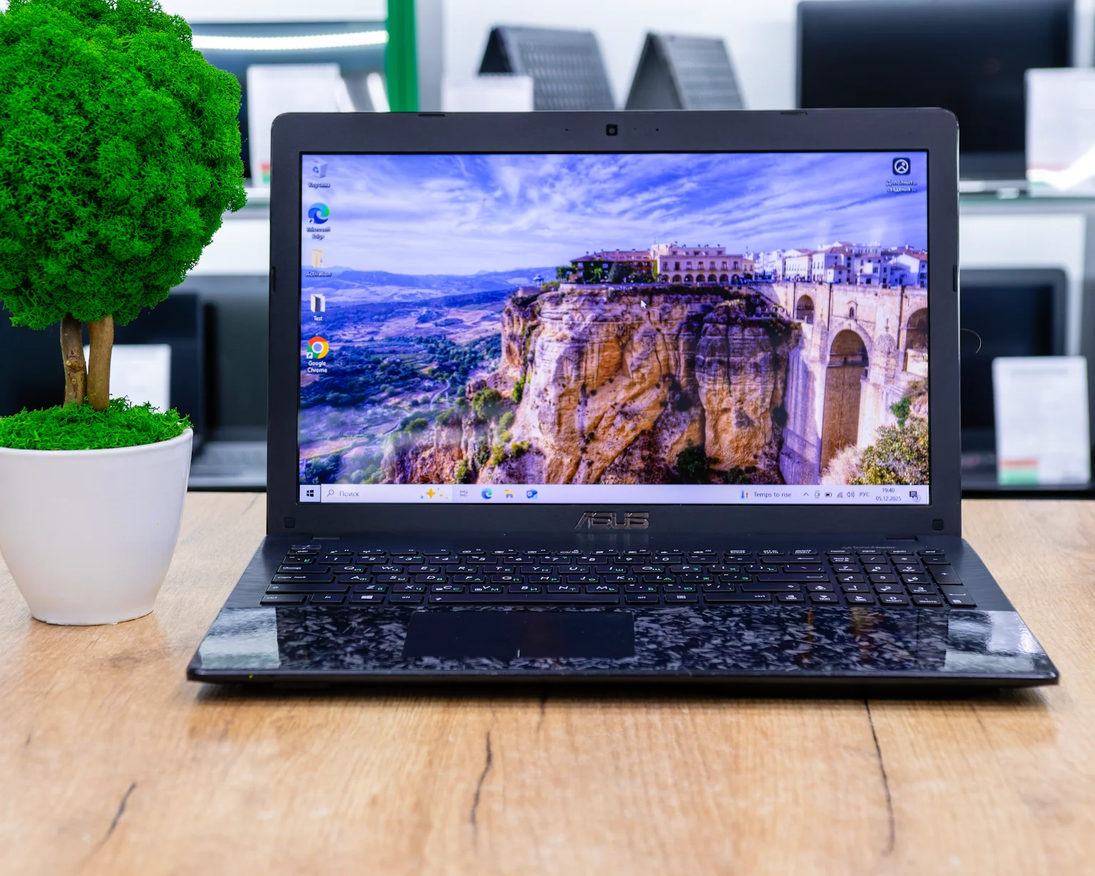 ASUS X552MJ (HD/Pentium N3540/8GB/SSD 256GB)