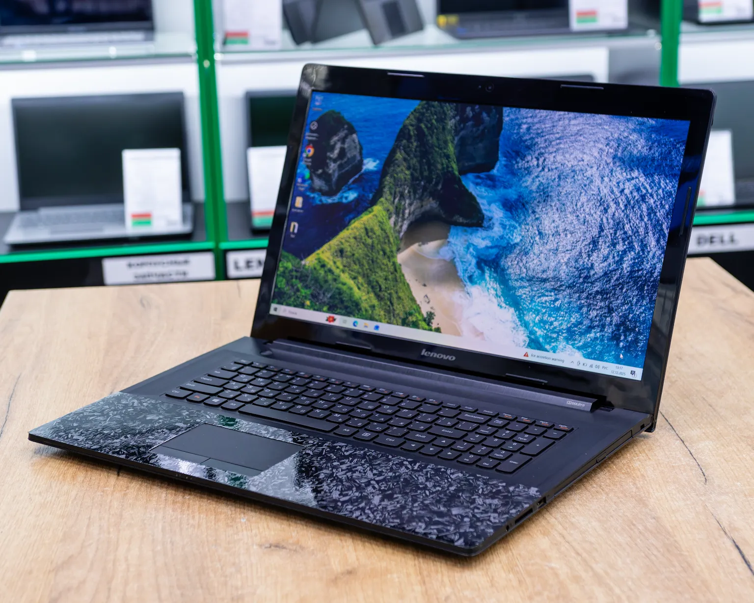 Ноутбук Lenovo B70-80 (HD+/i3-4gen/GeForce 920M 2GB/8GB/SSD 256GB)