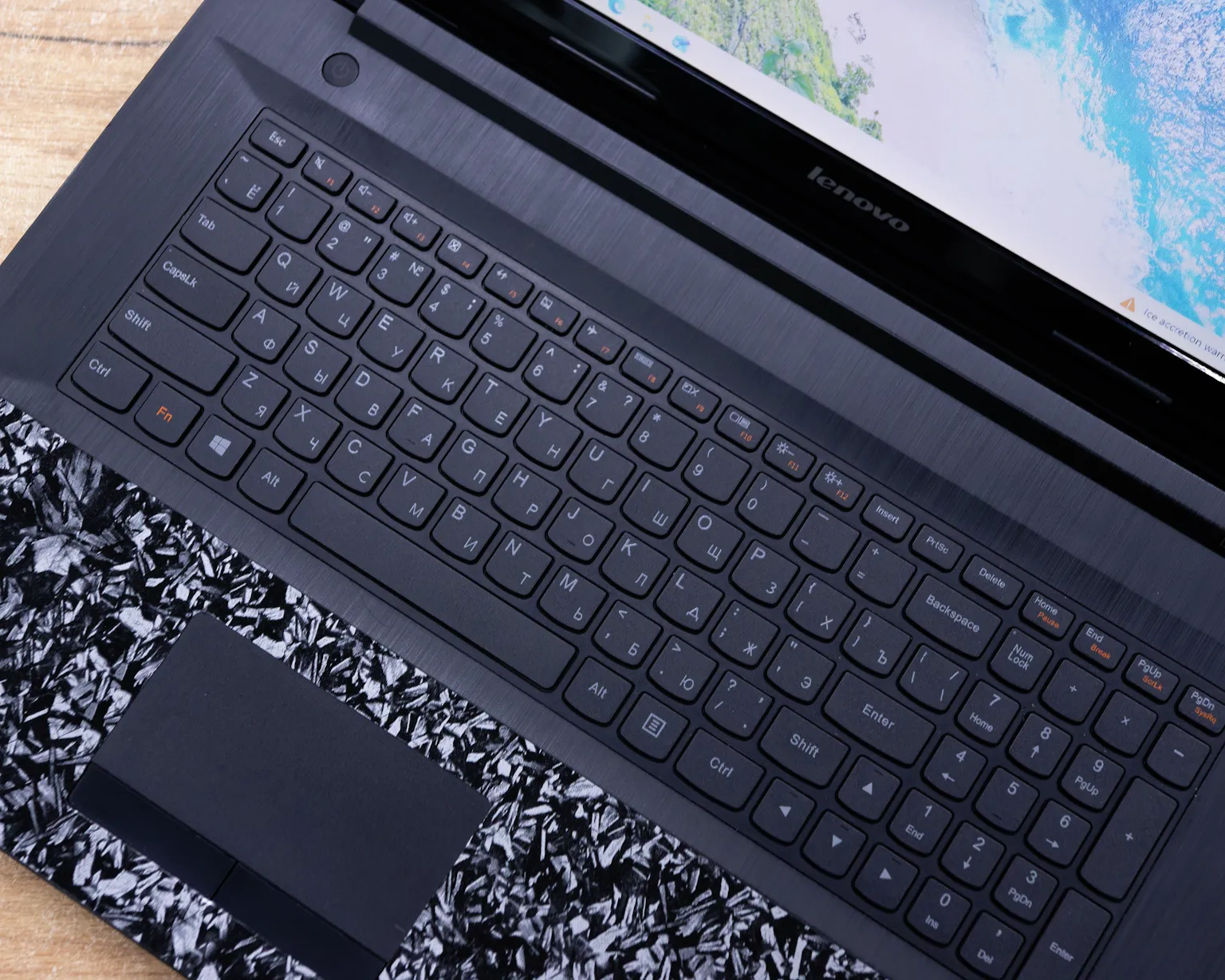 Ноутбук Lenovo B70-80 (HD+/i3-4gen/GeForce 920M 2GB/8GB/SSD 256GB)