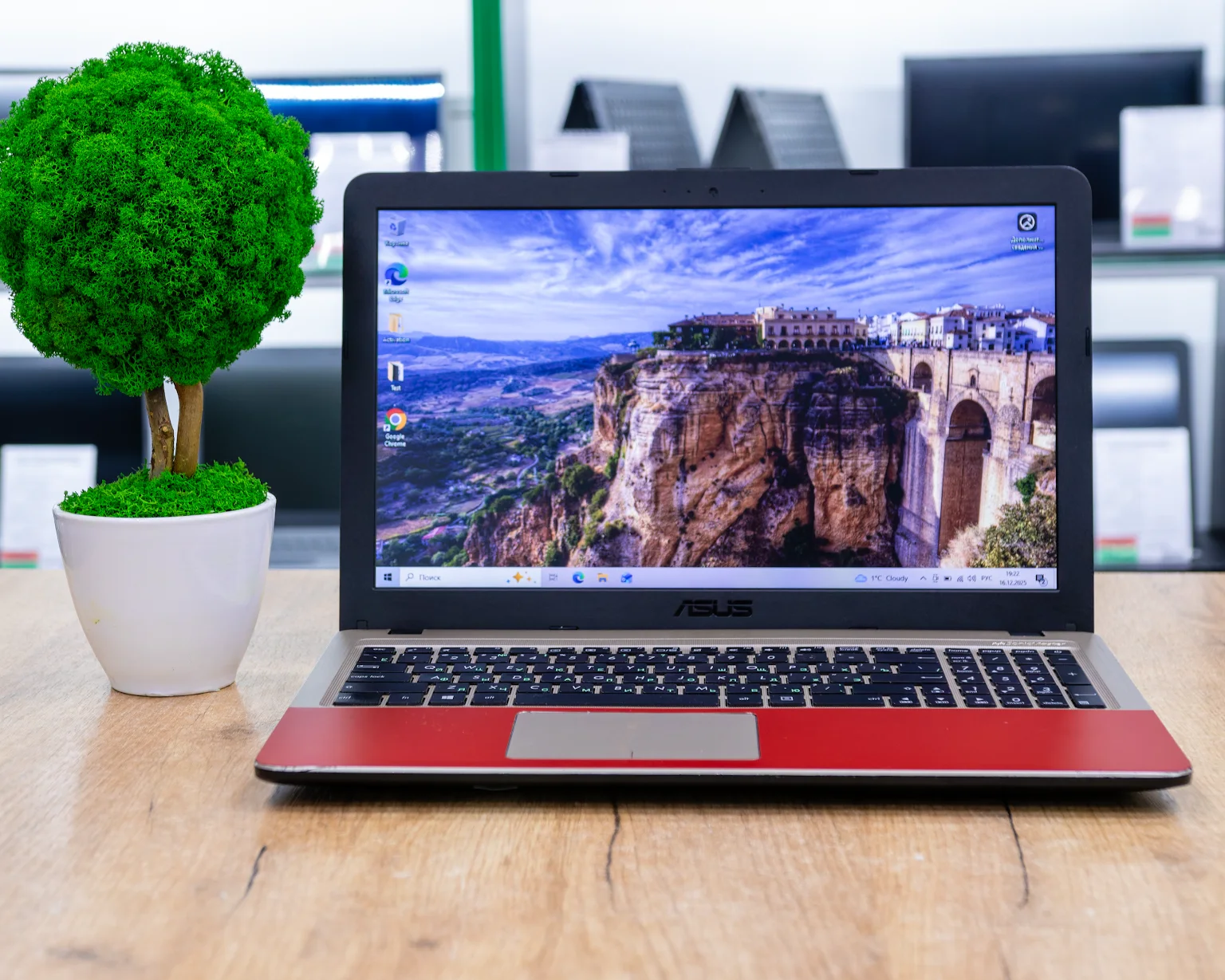 Ноутбук ASUS X540NV (HD/Celeron N3350/4GB/SSD 256GB)