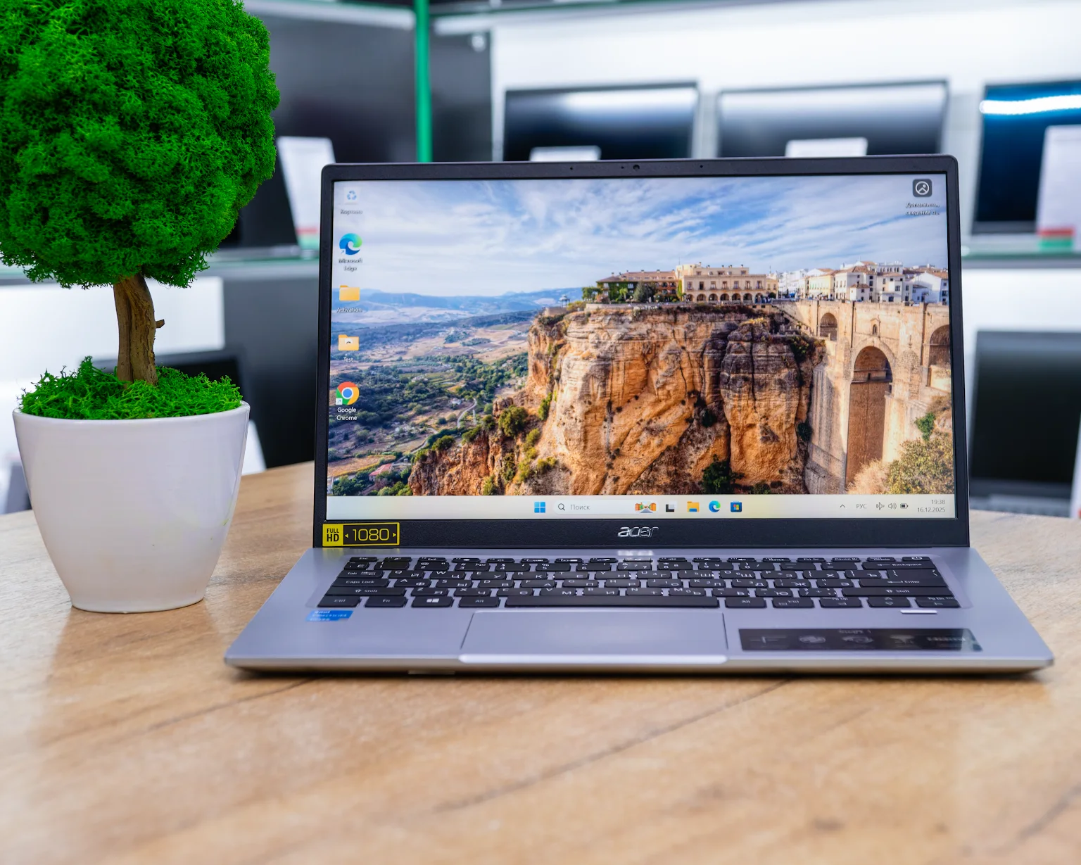 Ноутбук Acer Swift SF114-34 (FHD IPS/Pentium Silver N6000/8GB/SSD 256GB)