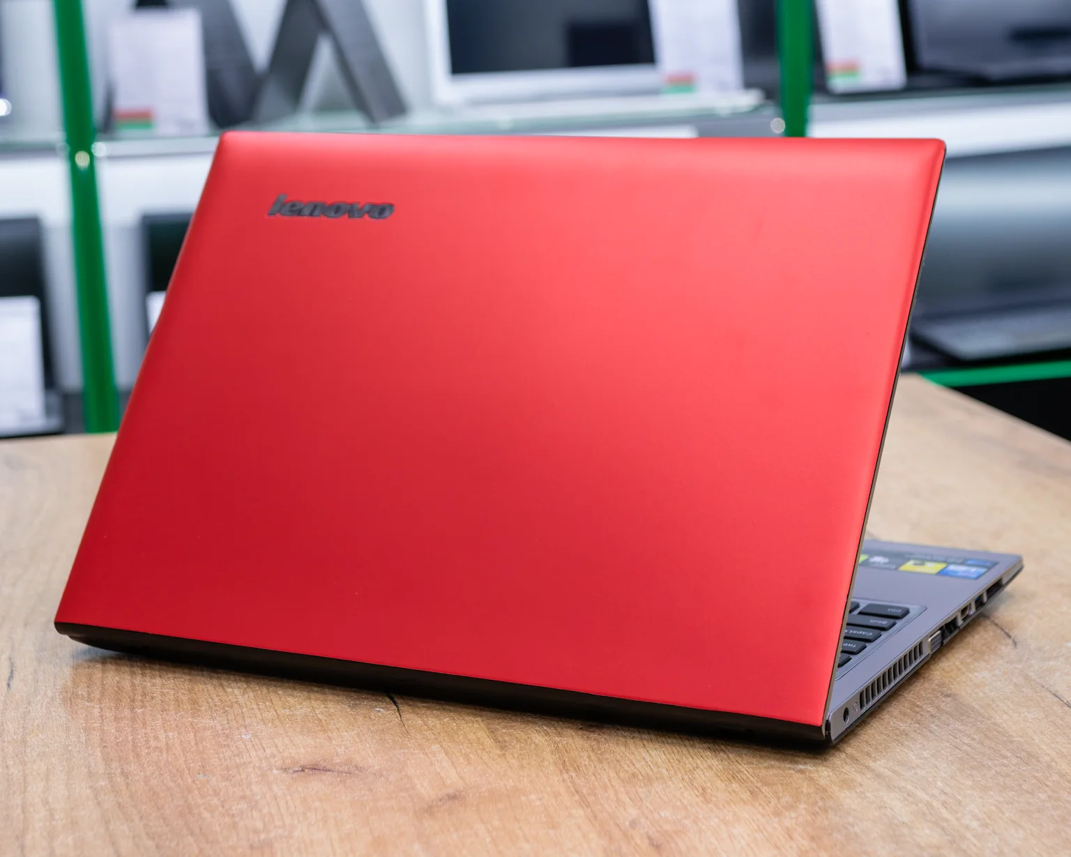 Ноутбук Lenovo IdeaPad Z500 (HD/i3-3gen/GT 740M 2GB/8GB/SSD 256GB)