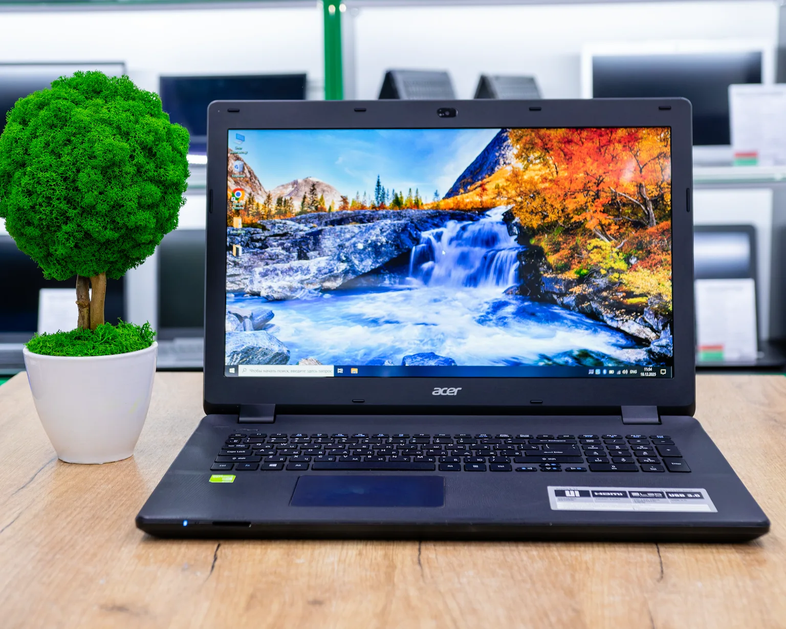 Ноутбук Acer Aspire ES1-711G (HD+/Pentium N3540/8GB/SSD 256GB)