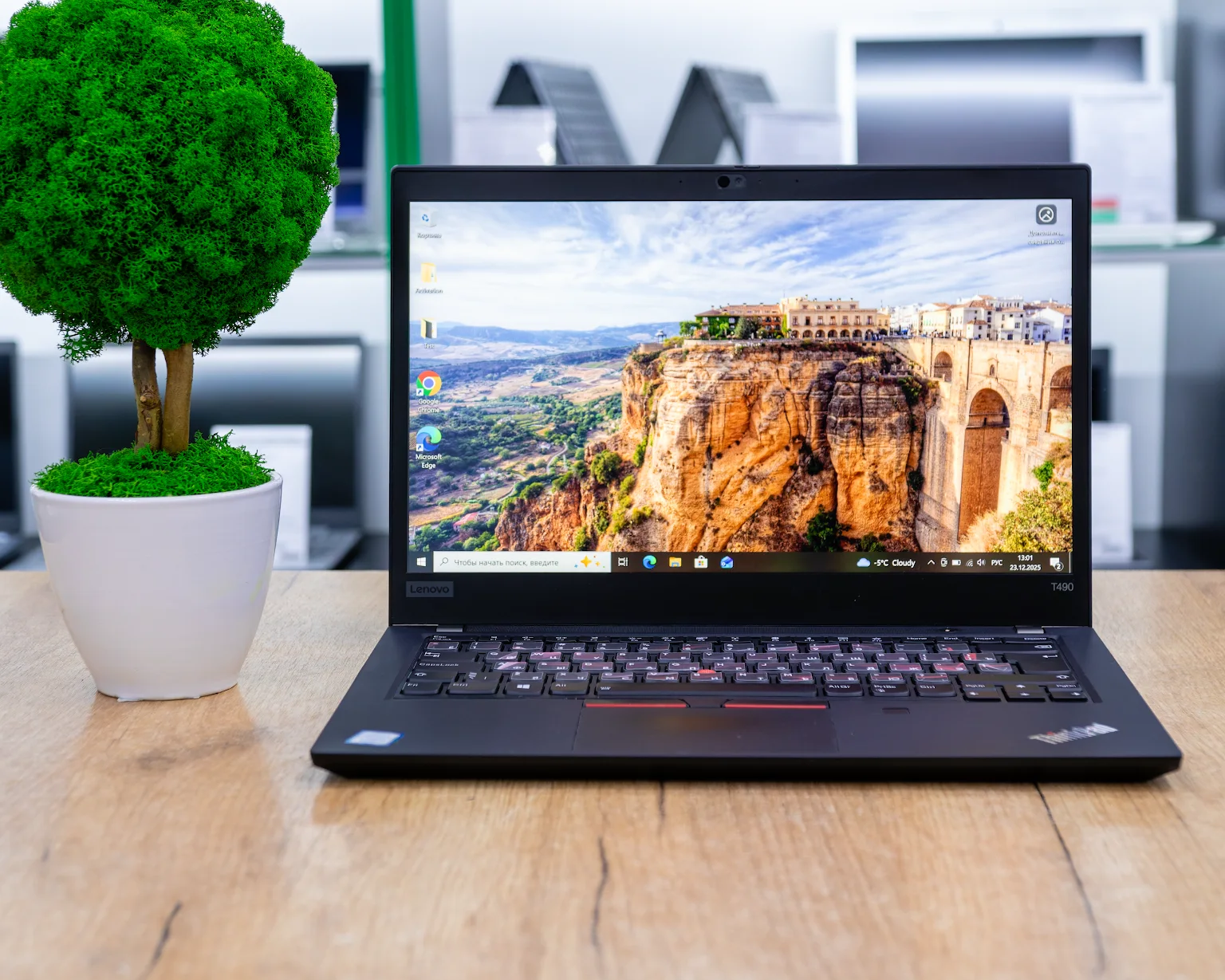 Ноутбук Lenovo ThinkPad T490 (IPS/Intel Core i5-8265U/Intel UHD Graphics 620/8GB/SSD 256GB)