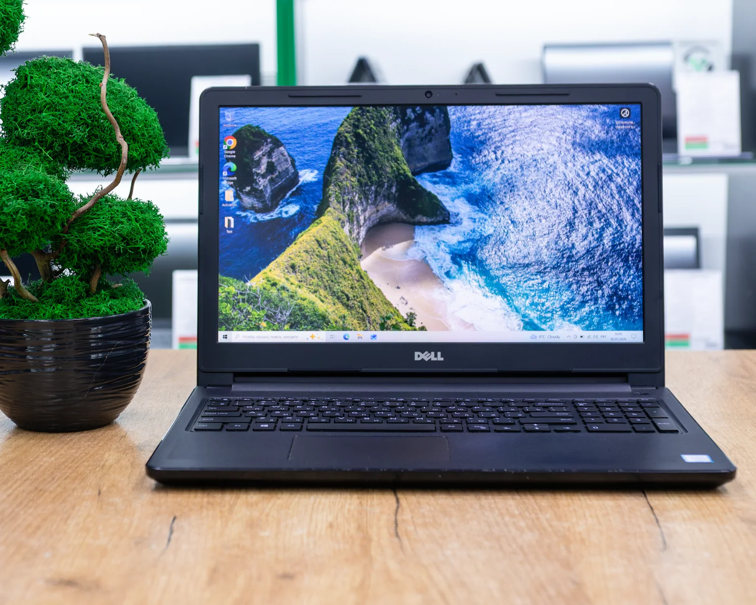 Ноутбук Dell Inspiron 15 3567 (FHD/Intel Core i3-6006U/AMD Radeon R5 M330 2 Гб/8GB/SSD 256GB)