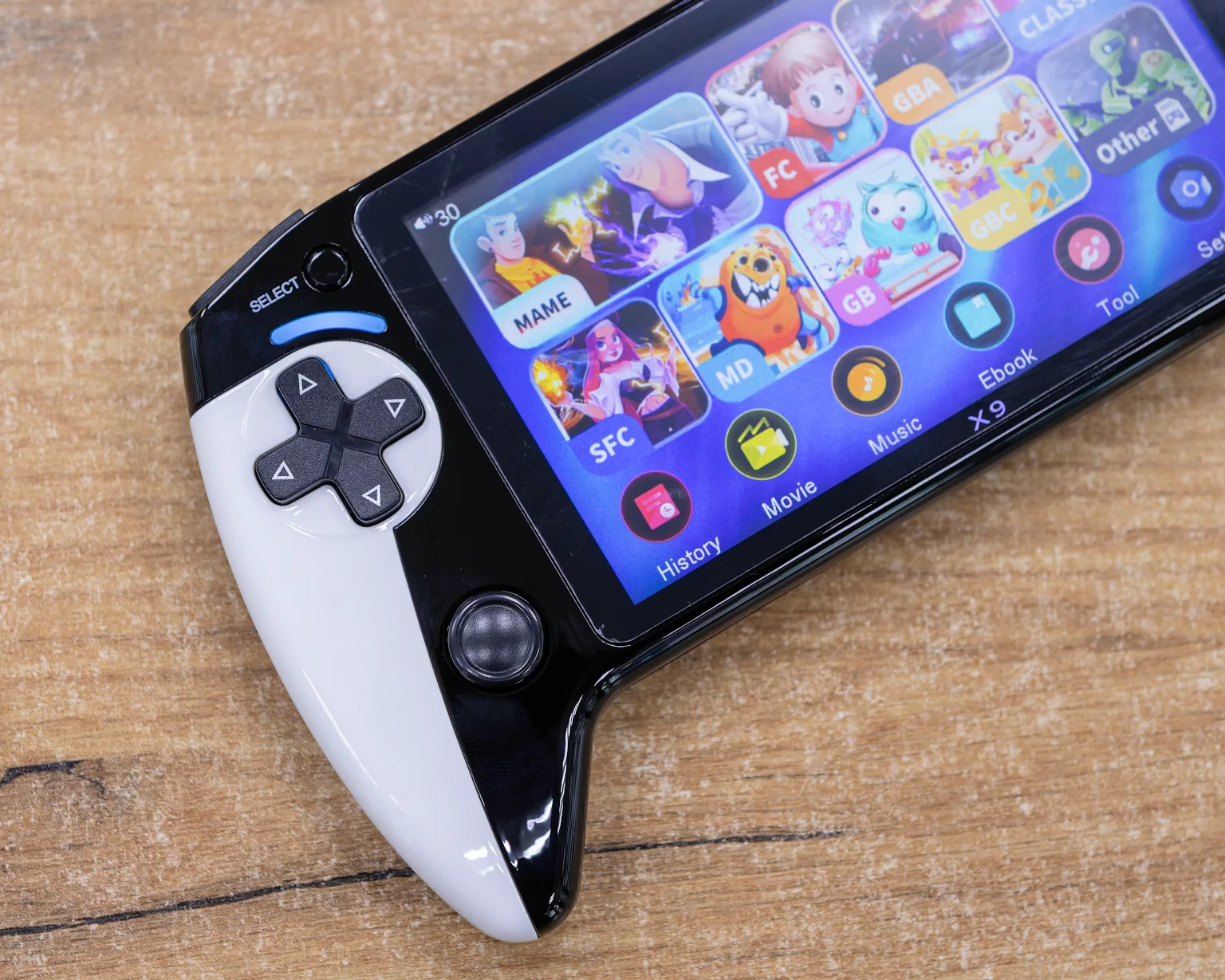 Портативная игровая консоль Black Hawk X9 4000+ игр